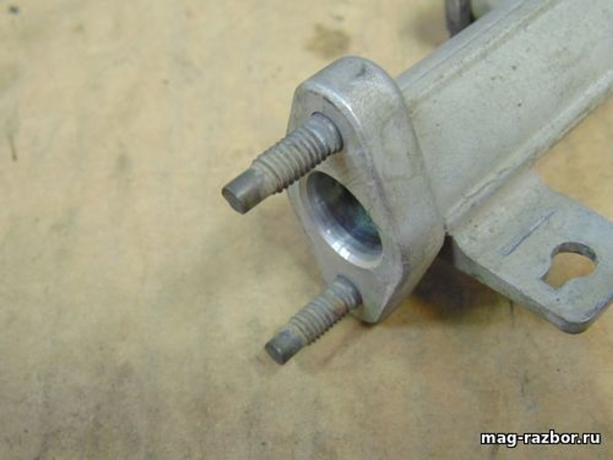 https://ycs.partsauto.market/partsauto-images/thmbs/userImages/d89d66a30f14dbad161fb7a986aa0fe5/part/79dffc62-b8f2-4c8a-85d2-add4e45c0fbb_1718470056539.jpg