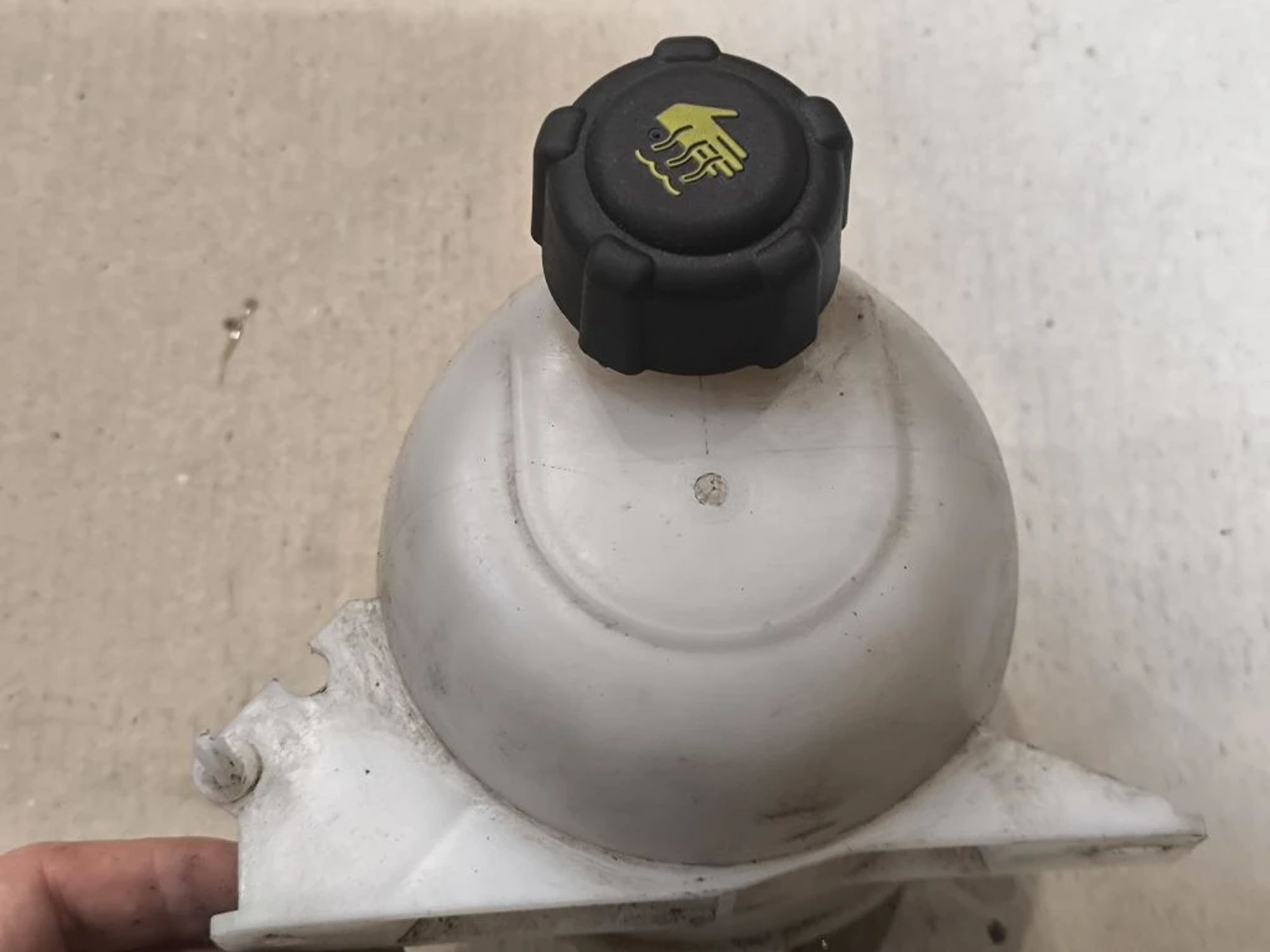 https://ycs.partsauto.market/partsauto-images/thmbs/userImages/d89d66a30f14dbad161fb7a986aa0fe5/part/7bc8124a-1acf-4d14-a98d-edc0cdc88df8_1779947980095.jpg