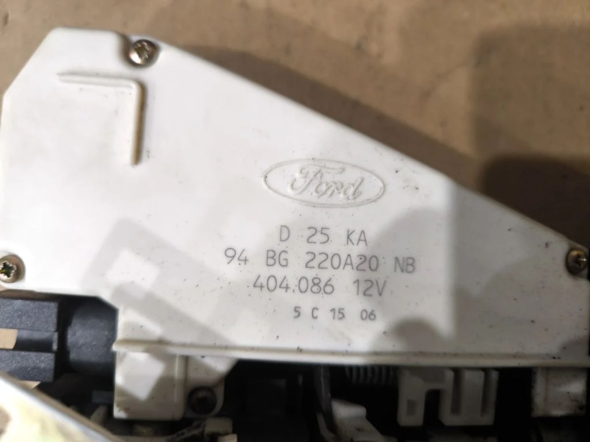 https://ycs.partsauto.market/partsauto-images/thmbs/userImages/d89d66a30f14dbad161fb7a986aa0fe5/part/7bfb591f-7e9e-4966-b0ad-03a6a3faaf78_1776922726673.jpg