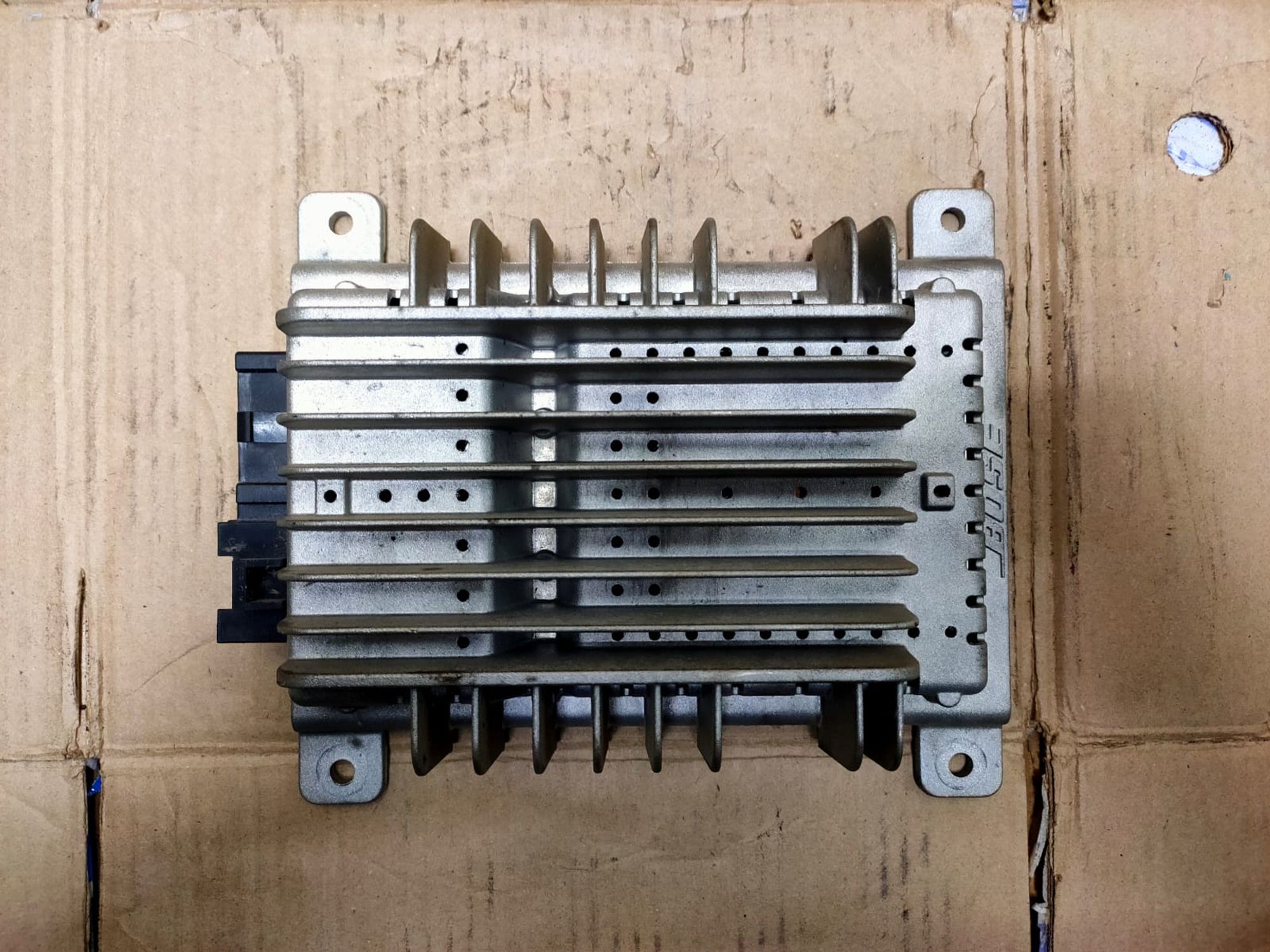 https://ycs.partsauto.market/partsauto-images/thmbs/userImages/d89d66a30f14dbad161fb7a986aa0fe5/part/7c27dd81-1ae9-4f8a-98de-df84a2637597_1742880826137.jpg