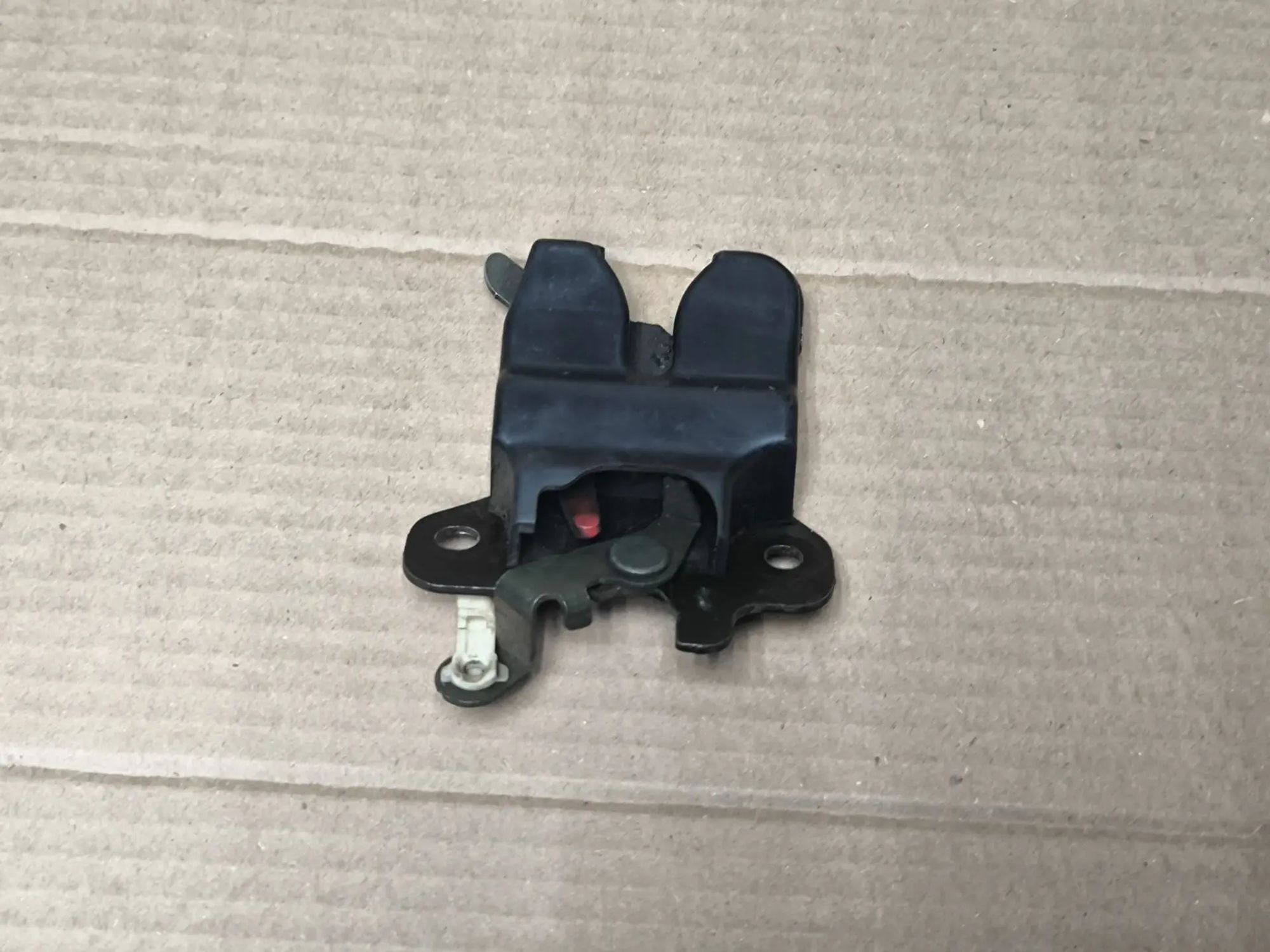 https://ycs.partsauto.market/partsauto-images/thmbs/userImages/d89d66a30f14dbad161fb7a986aa0fe5/part/7cca2bc2-82b2-4531-ba81-661698906bb0_1784892843228.jpg
