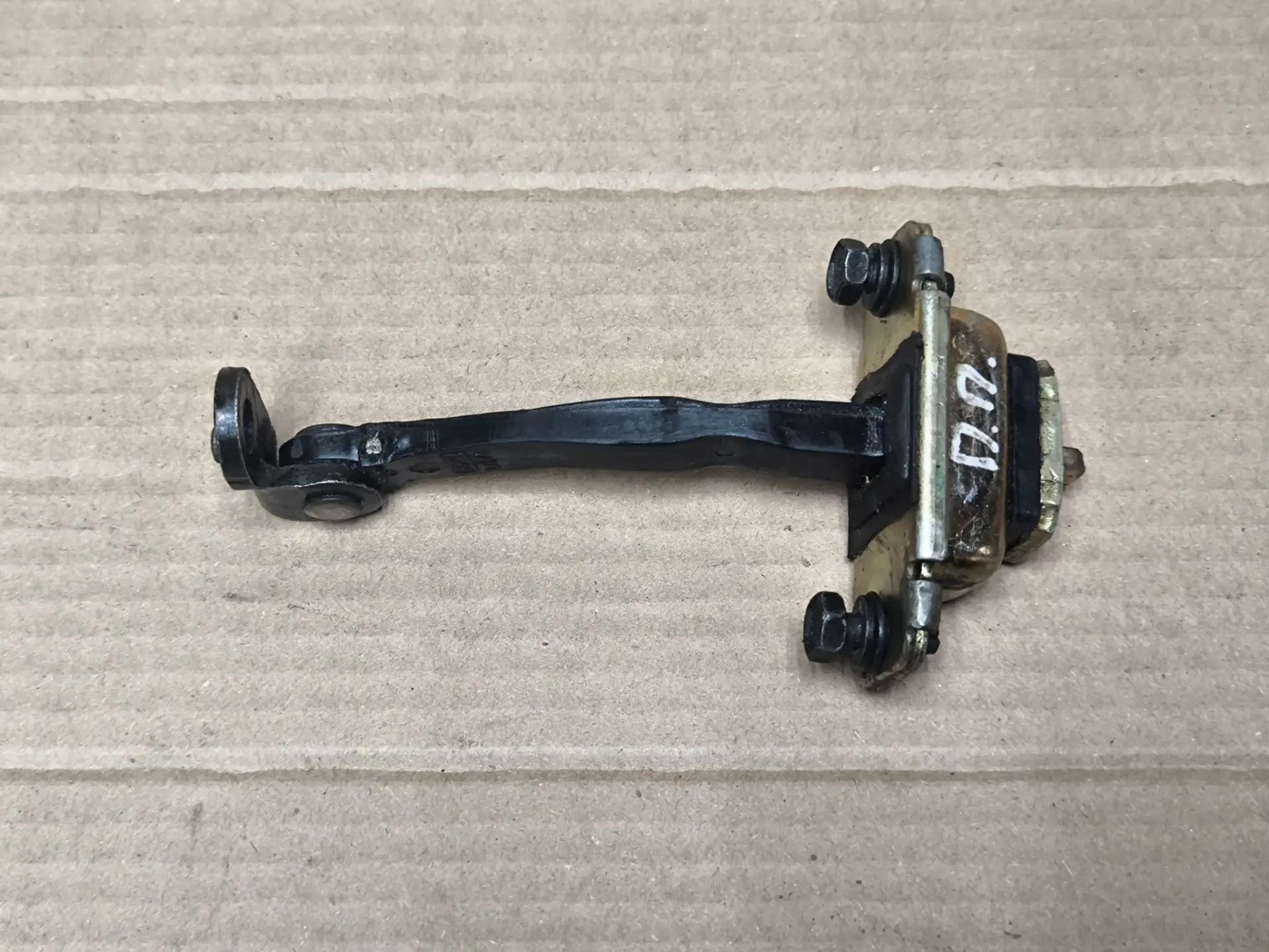 https://ycs.partsauto.market/partsauto-images/thmbs/userImages/d89d66a30f14dbad161fb7a986aa0fe5/part/7cd8810e-94e6-4f30-bb65-0da1e3de027f_1784895259426.jpg