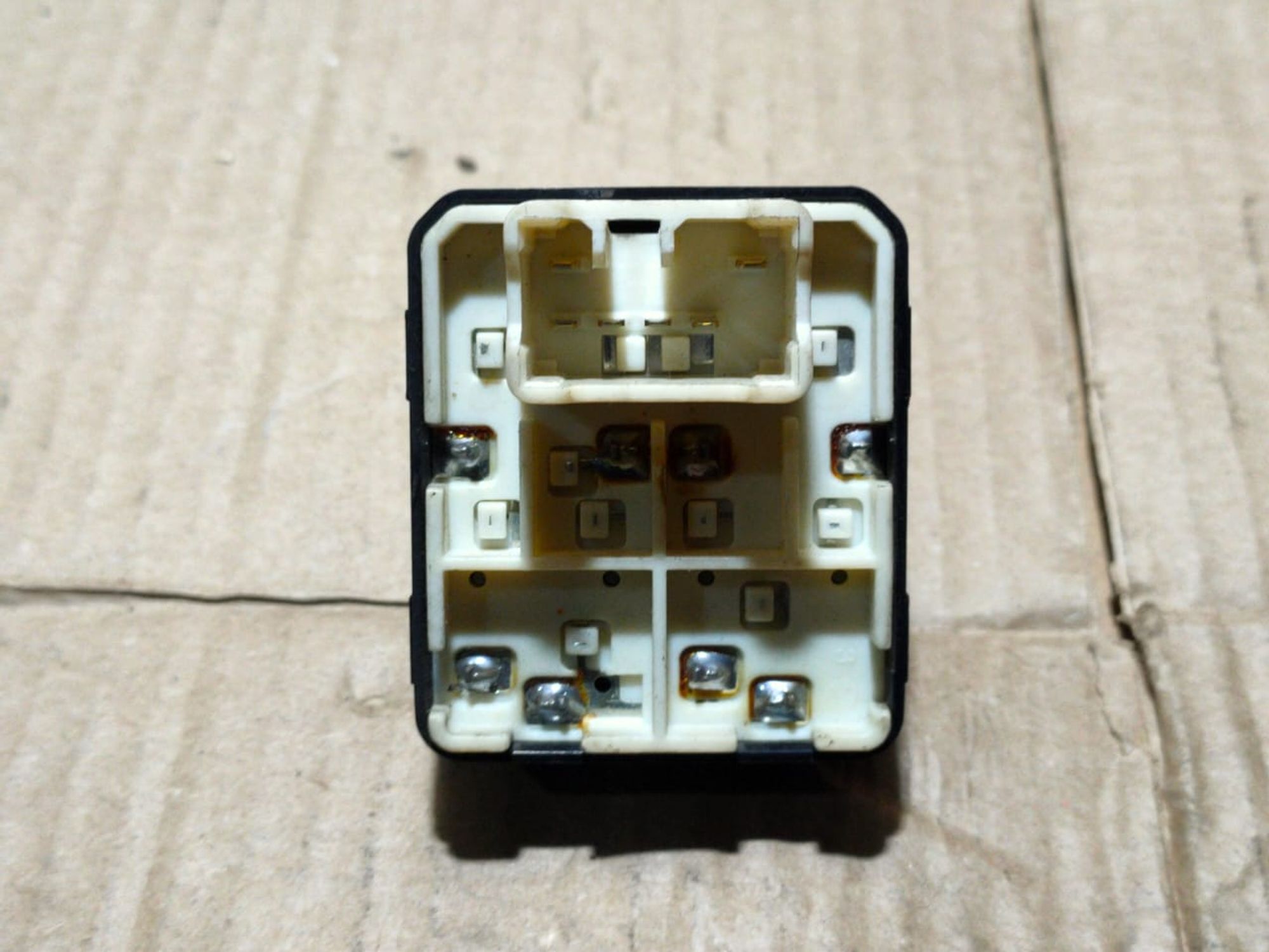 https://ycs.partsauto.market/partsauto-images/thmbs/userImages/d89d66a30f14dbad161fb7a986aa0fe5/part/7d159516-daca-46f6-8686-b7c303c5617f_1721992618732.jpg