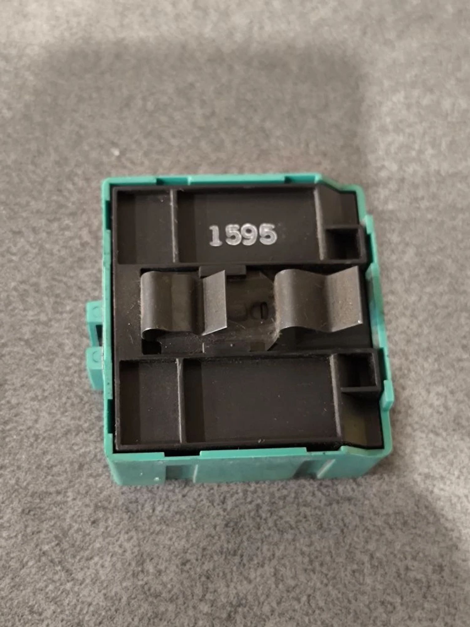 https://ycs.partsauto.market/partsauto-images/thmbs/userImages/d89d66a30f14dbad161fb7a986aa0fe5/part/7fd6dcdf-5ea9-4f58-b157-82fa402cb23d_1776684226415.jpg
