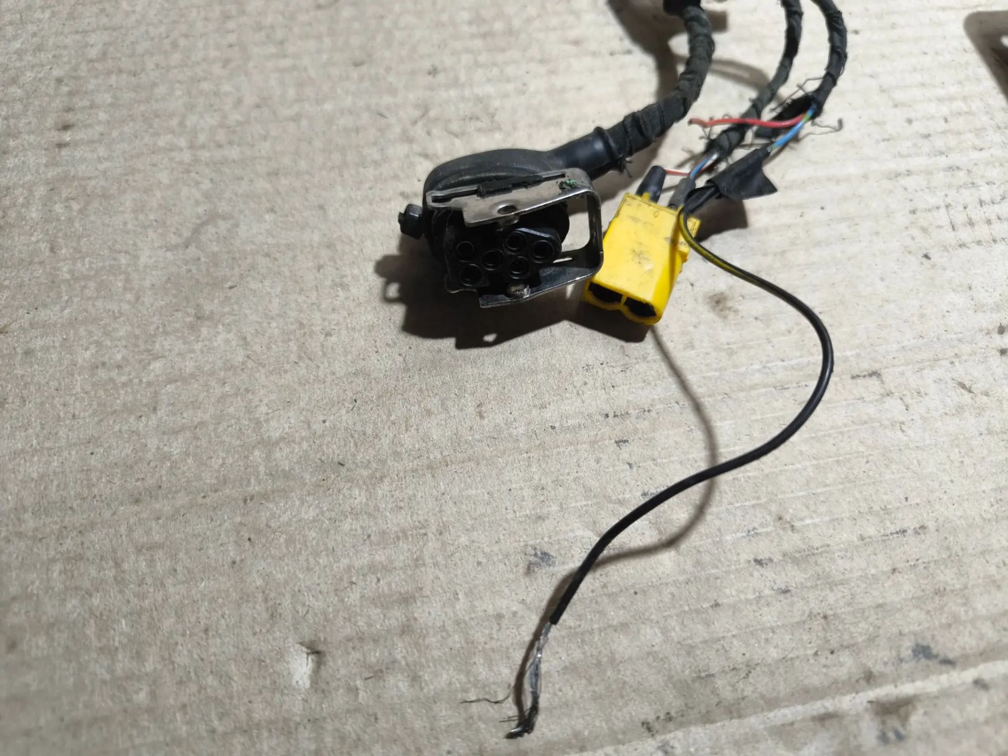 https://ycs.partsauto.market/partsauto-images/thmbs/userImages/d89d66a30f14dbad161fb7a986aa0fe5/part/7ffe44d0-c9d1-405c-9401-c0a2aca10924_1781802842819.jpg