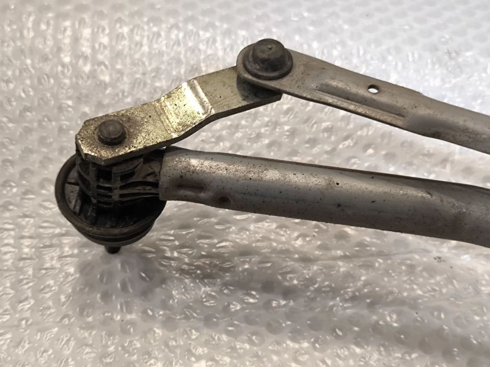 https://ycs.partsauto.market/partsauto-images/thmbs/userImages/d89d66a30f14dbad161fb7a986aa0fe5/part/815ce0fc-3775-4a5a-865e-d4b4c1138ff8_1777899970459.jpg