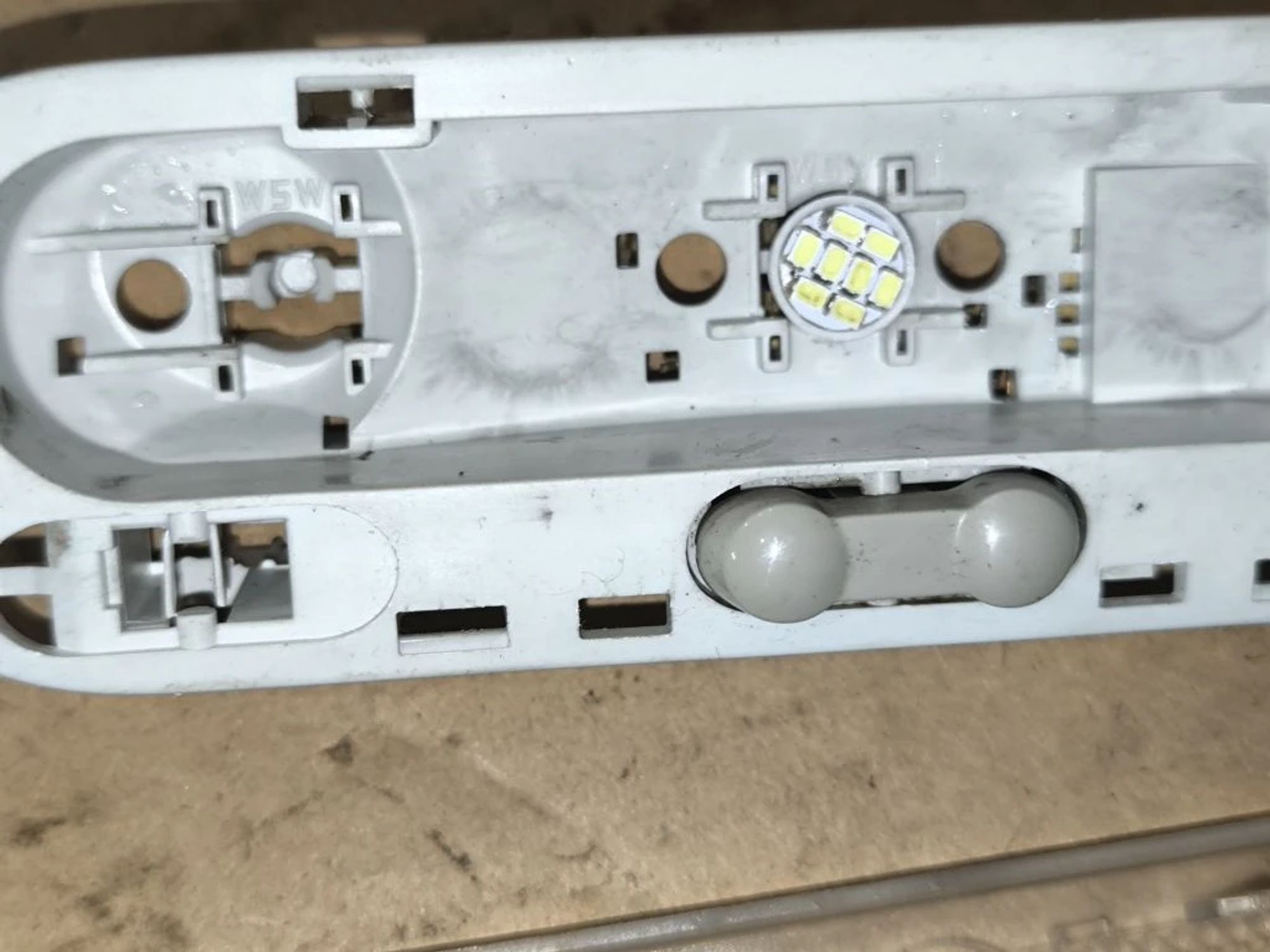 https://ycs.partsauto.market/partsauto-images/thmbs/userImages/d89d66a30f14dbad161fb7a986aa0fe5/part/81f51258-463b-4e82-9144-ba5b784f7112_1777370269311.jpg