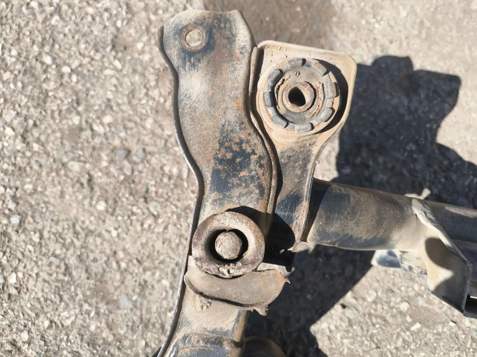 https://ycs.partsauto.market/partsauto-images/thmbs/userImages/d89d66a30f14dbad161fb7a986aa0fe5/part/822d496b-f1b1-4b54-863f-2d321565731f_1786261180697.jpg