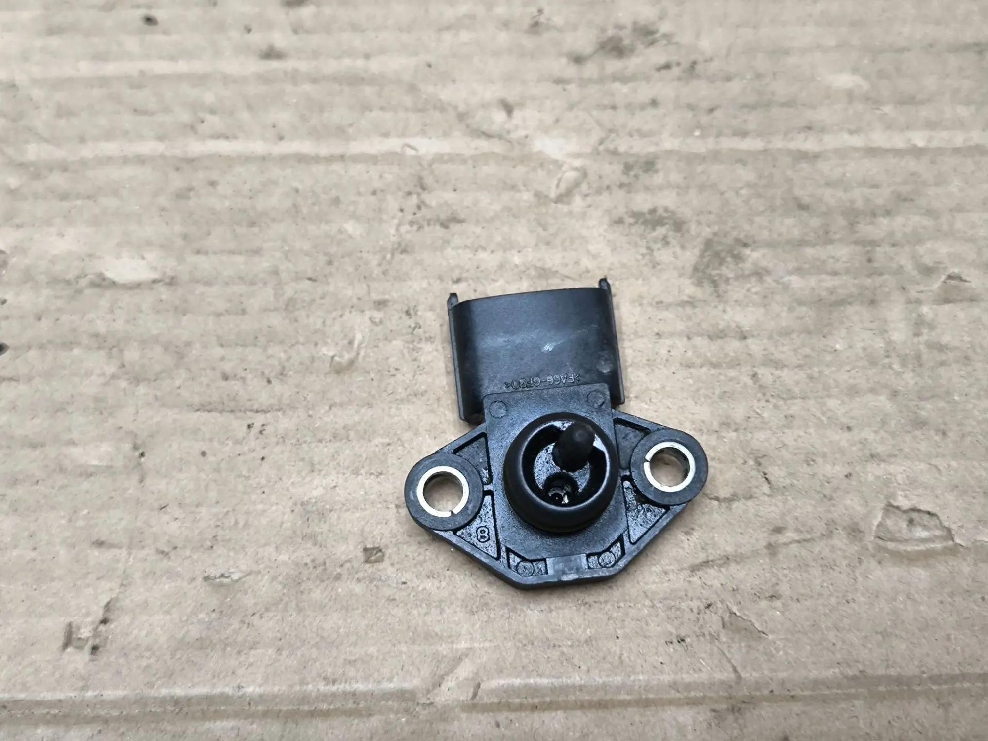 https://ycs.partsauto.market/partsauto-images/thmbs/userImages/d89d66a30f14dbad161fb7a986aa0fe5/part/824fecfc-1c20-40b5-9c25-b8b637ff7e3d_1786975738748.jpg