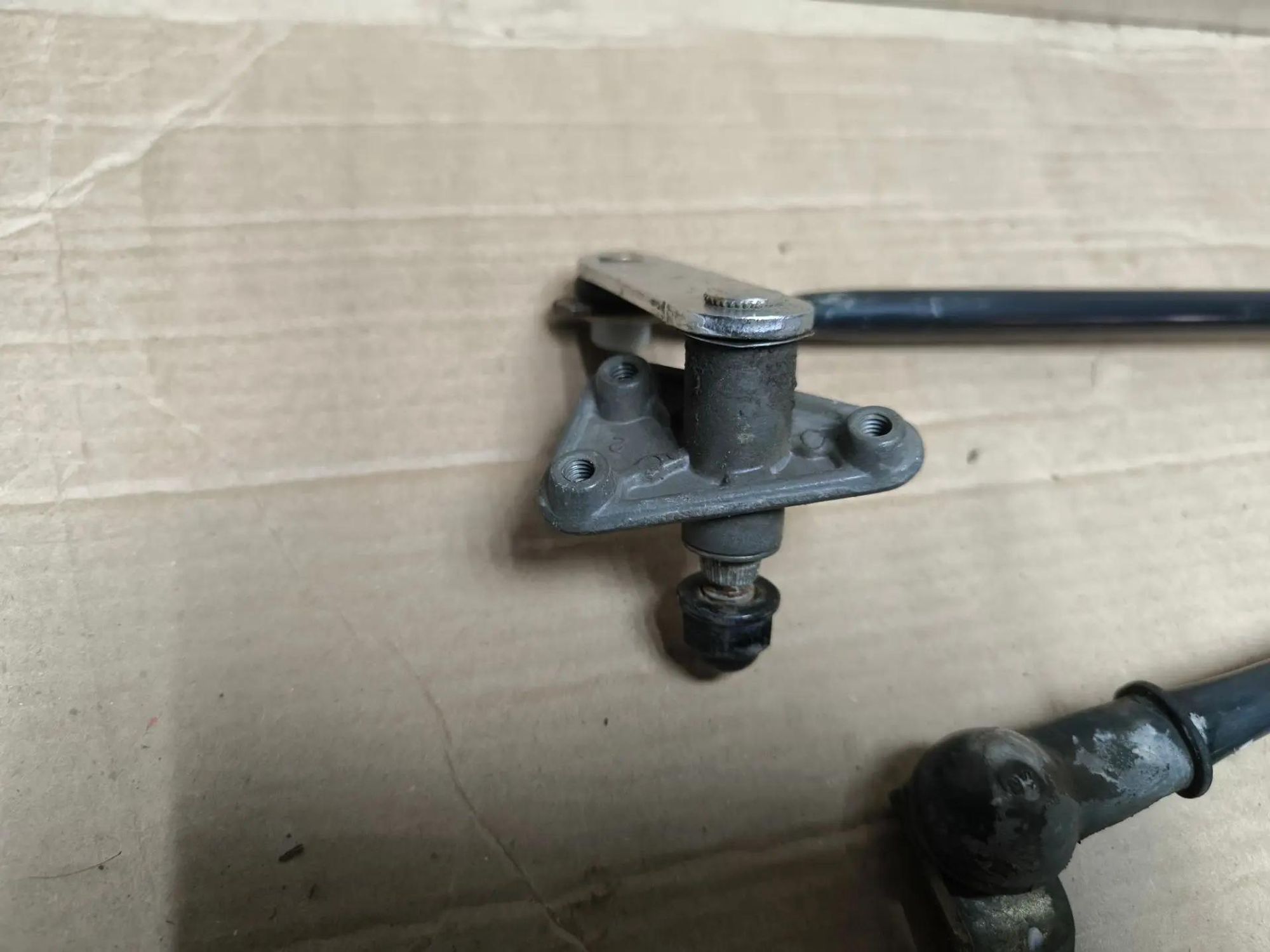 https://ycs.partsauto.market/partsauto-images/thmbs/userImages/d89d66a30f14dbad161fb7a986aa0fe5/part/84340c06-e513-43c8-bb0f-7a786e3bd1d3_1785569156053.jpg