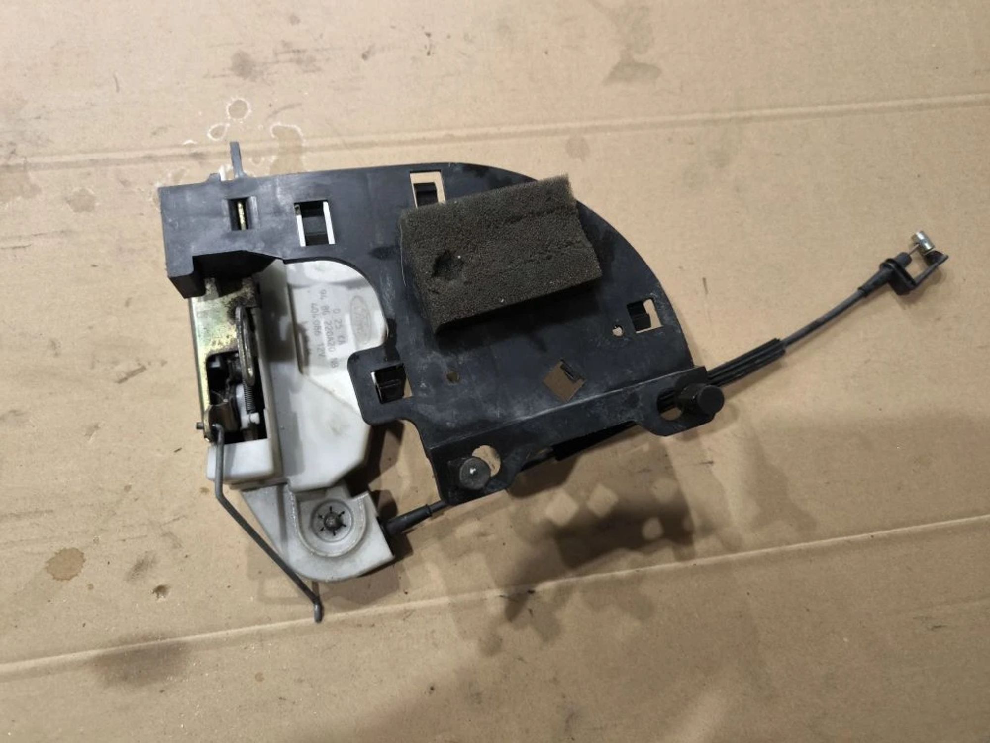 https://ycs.partsauto.market/partsauto-images/thmbs/userImages/d89d66a30f14dbad161fb7a986aa0fe5/part/849dd139-7a20-4cc6-a6da-1a108b950532_1776922394013.jpg