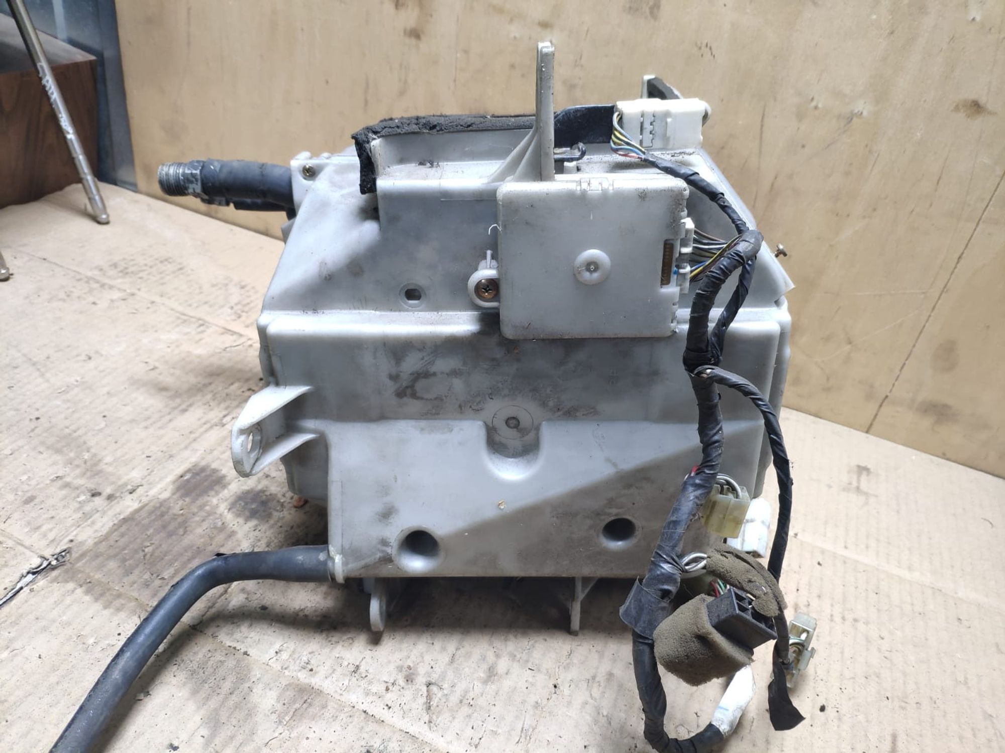 https://ycs.partsauto.market/partsauto-images/thmbs/userImages/d89d66a30f14dbad161fb7a986aa0fe5/part/84eaa0be-45a9-4c96-bcae-6ee9c9c845e7_1733935089020.jpg
