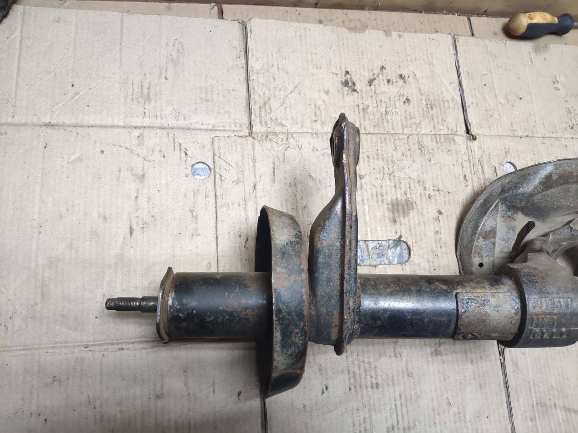 https://ycs.partsauto.market/partsauto-images/thmbs/userImages/d89d66a30f14dbad161fb7a986aa0fe5/part/8549fb8e-e45b-4ebd-8bbf-d85cc9b149fe_1744028185884.jpg