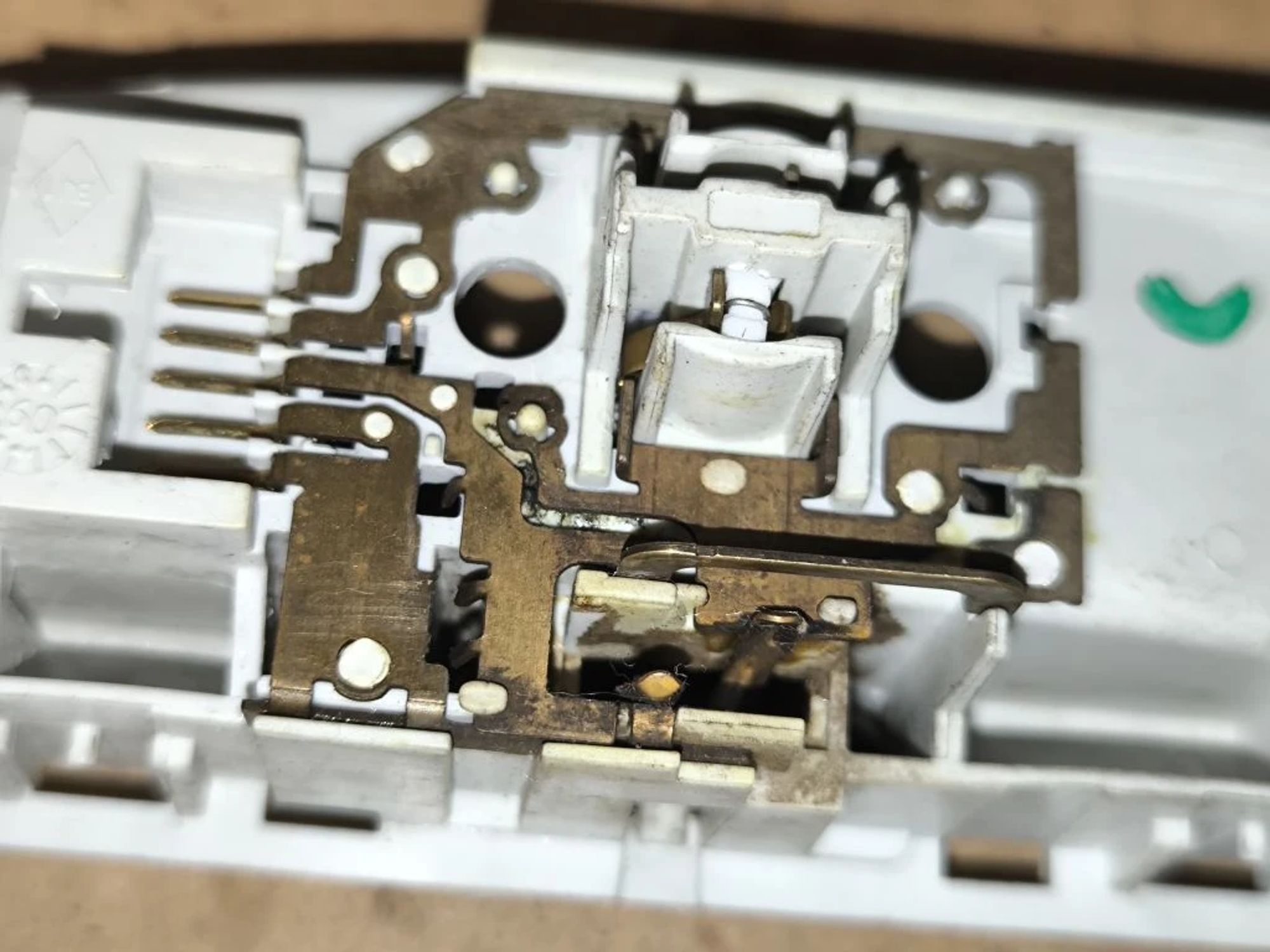 https://ycs.partsauto.market/partsauto-images/thmbs/userImages/d89d66a30f14dbad161fb7a986aa0fe5/part/863fad1f-40a1-4912-a3f4-ffbf92fe6ef2_1777370272111.jpg