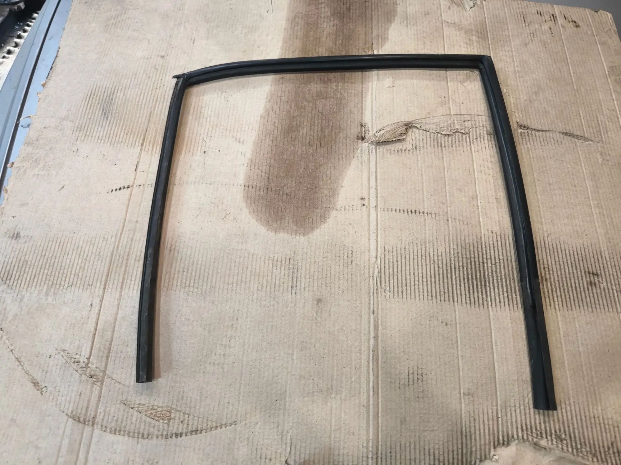 https://ycs.partsauto.market/partsauto-images/thmbs/userImages/d89d66a30f14dbad161fb7a986aa0fe5/part/8654cac2-9e05-4a90-9490-ef80e8fa65b2_1784472738589.jpg