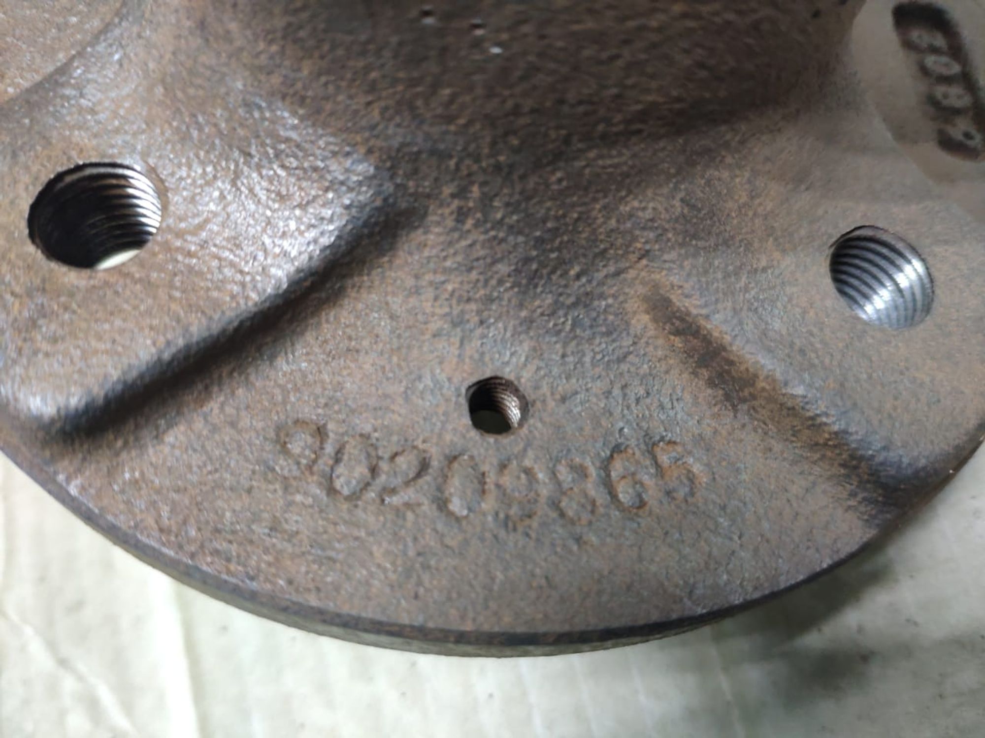 https://ycs.partsauto.market/partsauto-images/thmbs/userImages/d89d66a30f14dbad161fb7a986aa0fe5/part/867dc53e-6abc-4605-9b1c-b5c289093f47_1733909191016.jpg