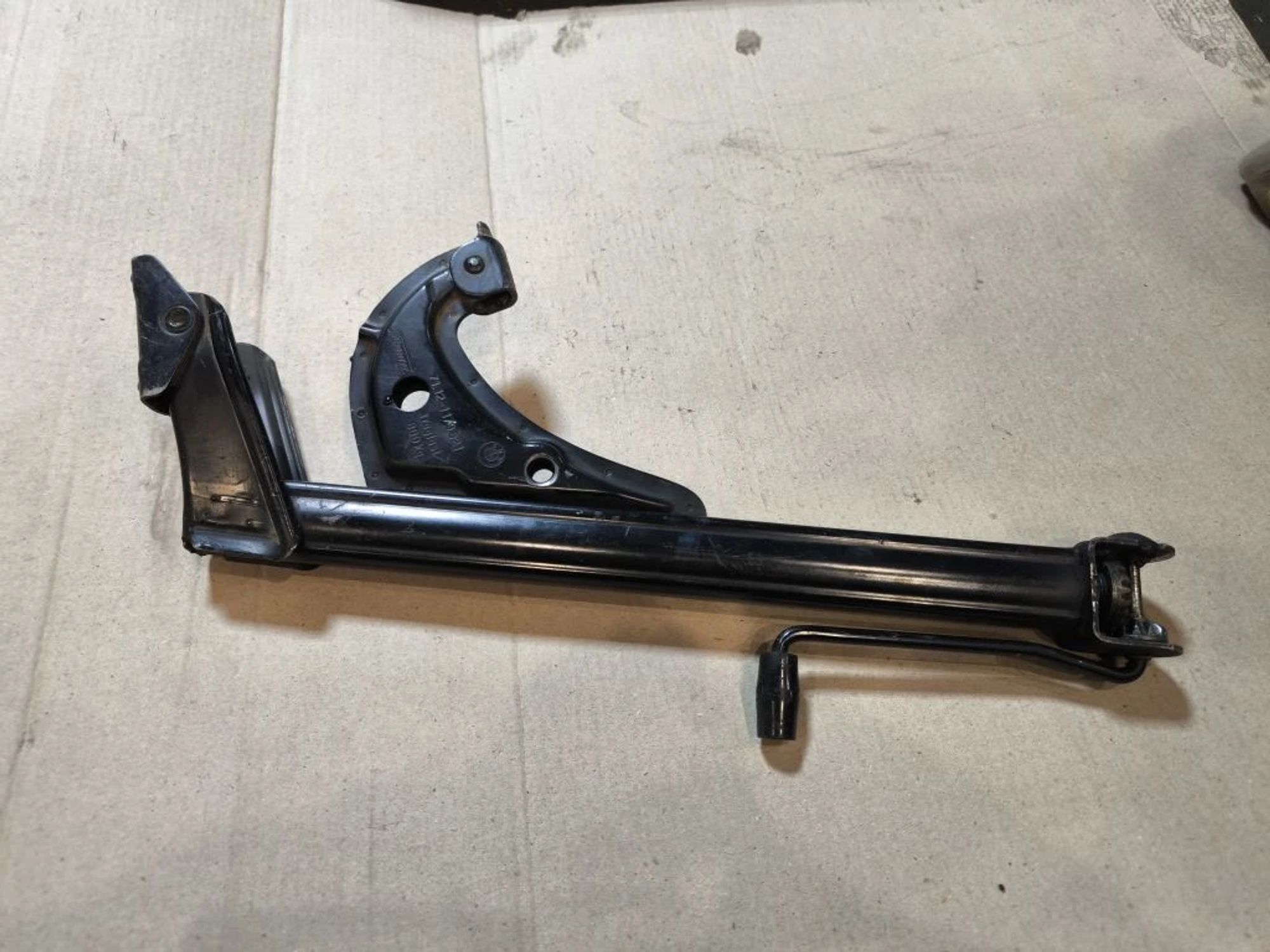 https://ycs.partsauto.market/partsauto-images/thmbs/userImages/d89d66a30f14dbad161fb7a986aa0fe5/part/86d8d1af-d07c-4ff9-8a34-27ae716a0d19_1780571533715.jpg
