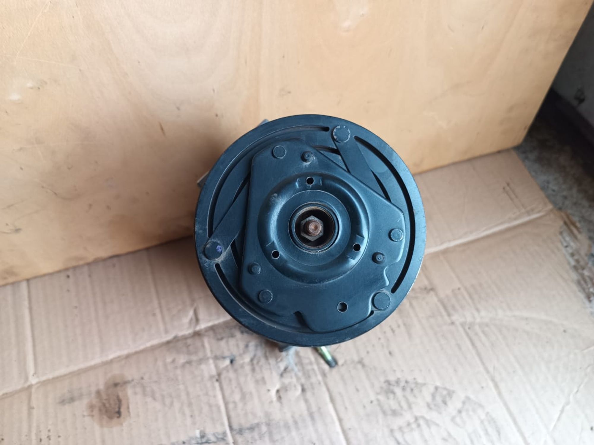 https://ycs.partsauto.market/partsauto-images/thmbs/userImages/d89d66a30f14dbad161fb7a986aa0fe5/part/874f305d-6c77-4c8e-8355-de052954f2b9_1719495295496.jpg