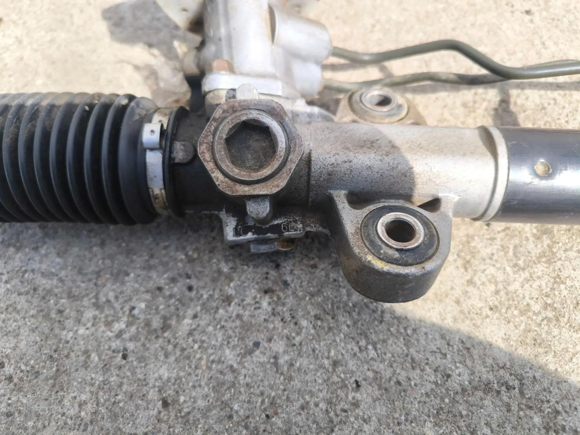 https://ycs.partsauto.market/partsauto-images/thmbs/userImages/d89d66a30f14dbad161fb7a986aa0fe5/part/879866cb-f8c6-429b-93af-c8c72414b946_1786884440941.jpg