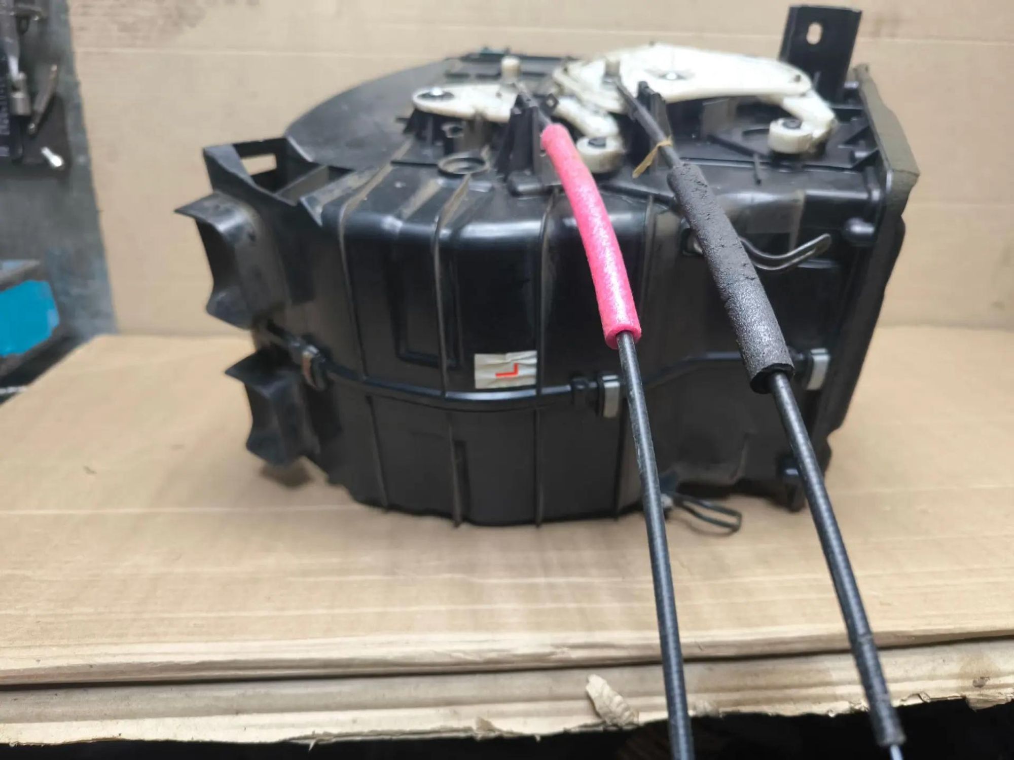 https://ycs.partsauto.market/partsauto-images/thmbs/userImages/d89d66a30f14dbad161fb7a986aa0fe5/part/883787b2-95df-40db-ad93-f45389b3dd49_1786261595947.jpg