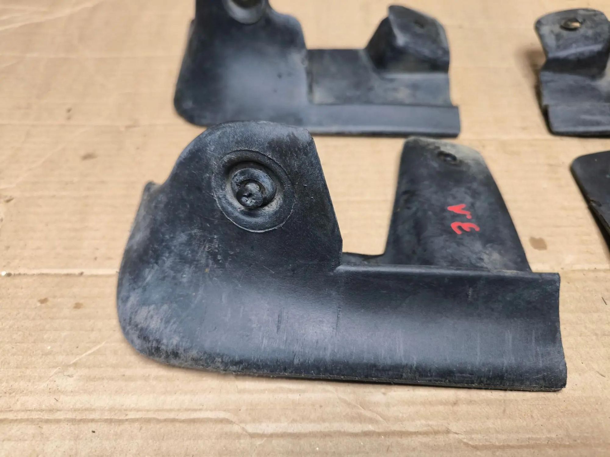 https://ycs.partsauto.market/partsauto-images/thmbs/userImages/d89d66a30f14dbad161fb7a986aa0fe5/part/88dfb4c3-66a0-4ccb-a491-9109040033bd_1785570081204.jpg