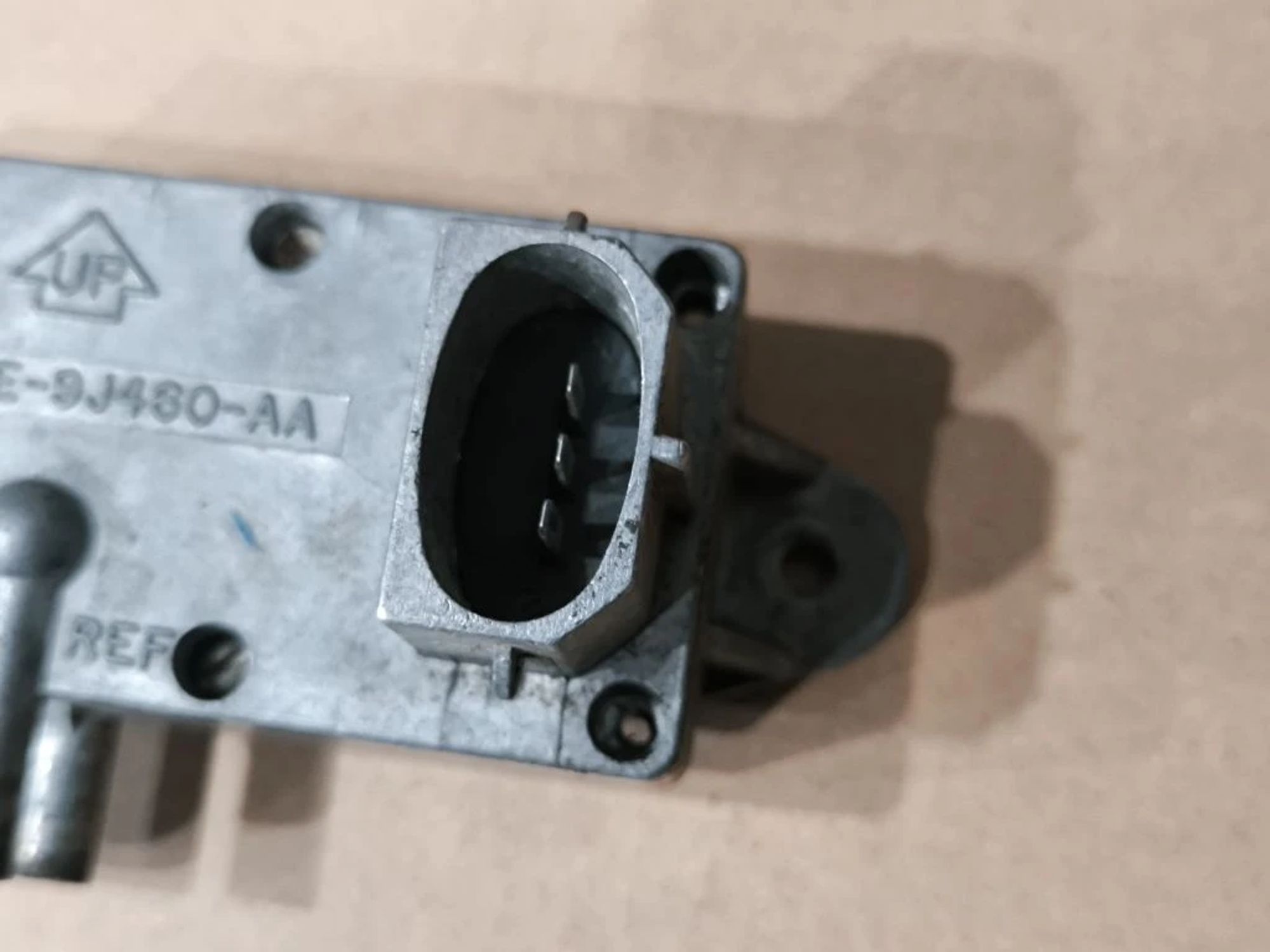 https://ycs.partsauto.market/partsauto-images/thmbs/userImages/d89d66a30f14dbad161fb7a986aa0fe5/part/8a4332cd-dba5-4f70-85b9-24f594f0415c_1776407231316.jpg