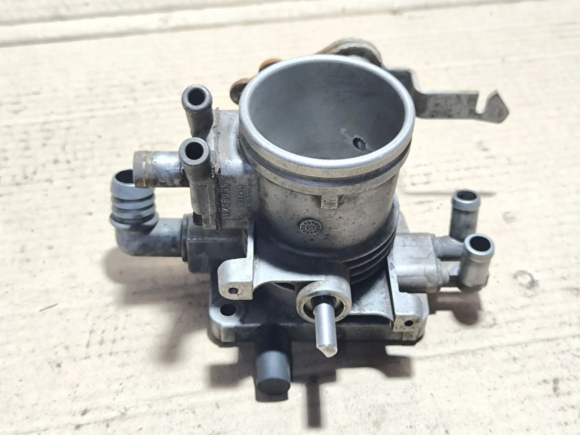 https://ycs.partsauto.market/partsauto-images/thmbs/userImages/d89d66a30f14dbad161fb7a986aa0fe5/part/8a918cea-4fa6-4cd0-845f-48b90a4bfc2d_1781700478081.jpg