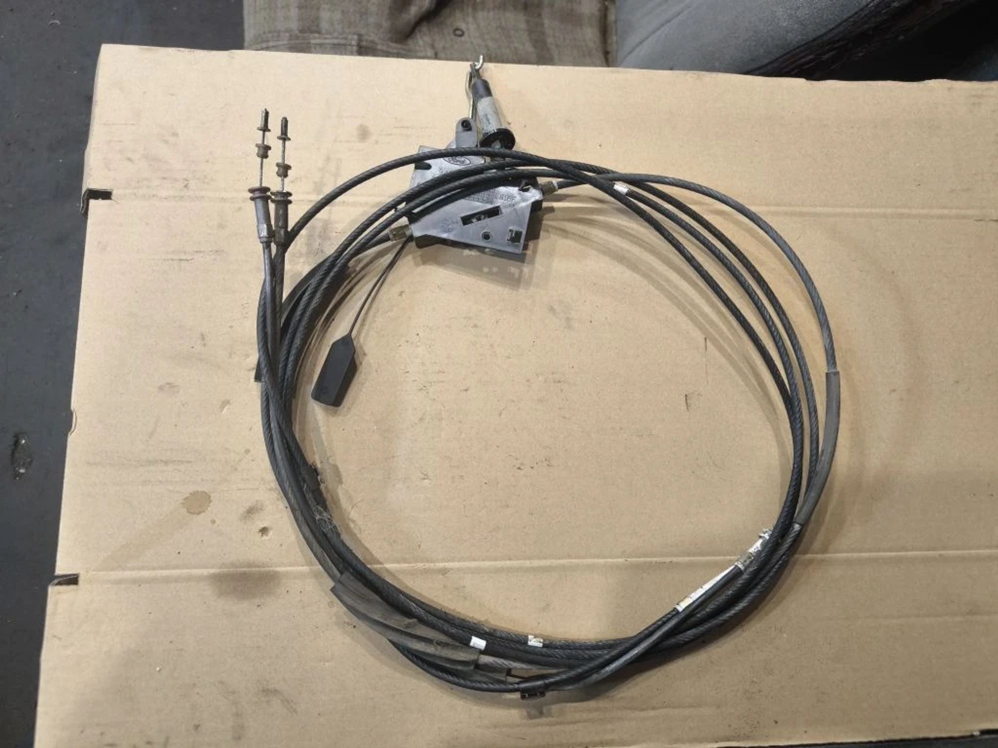 https://ycs.partsauto.market/partsauto-images/thmbs/userImages/d89d66a30f14dbad161fb7a986aa0fe5/part/8b7fb5c3-241d-4c42-b2c9-0fe997c03521_1776755206404.jpg