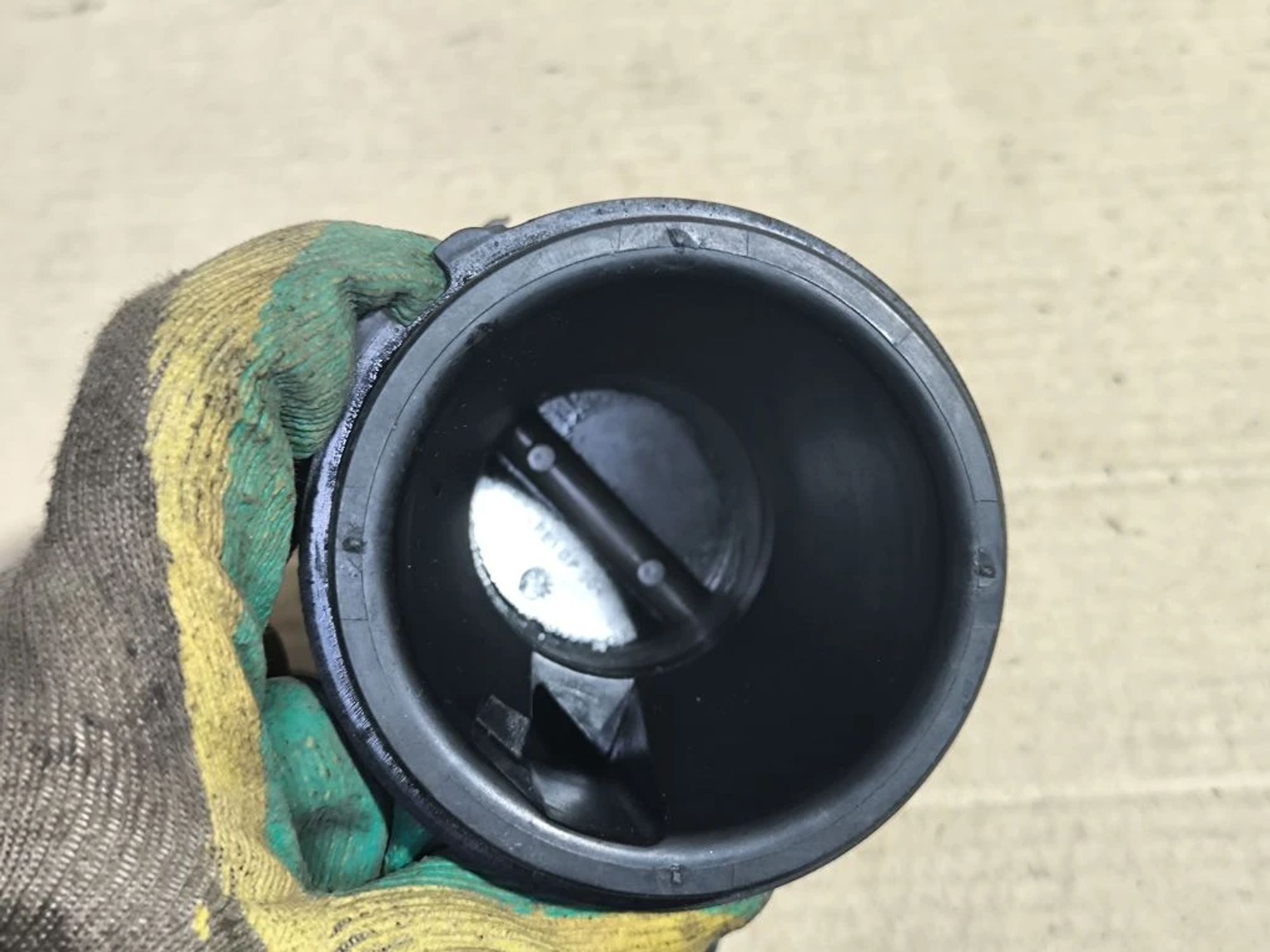 https://ycs.partsauto.market/partsauto-images/thmbs/userImages/d89d66a30f14dbad161fb7a986aa0fe5/part/8c25a3f7-0b91-4019-90d1-8c6e2390b9df_1781073466486.jpg