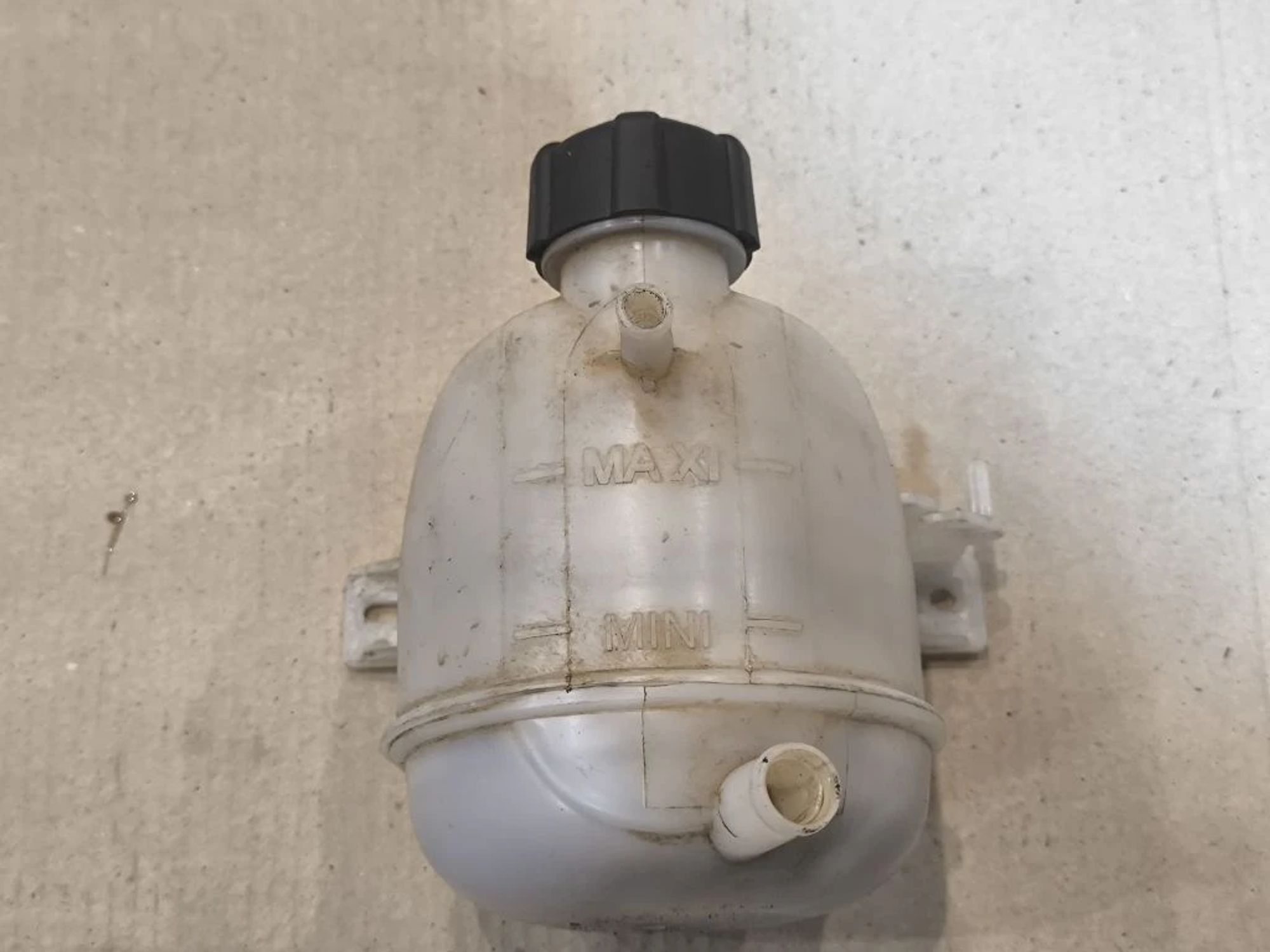 https://ycs.partsauto.market/partsauto-images/thmbs/userImages/d89d66a30f14dbad161fb7a986aa0fe5/part/8db331c0-fdb1-4667-9164-c9e46b0b3385_1779947979049.jpg