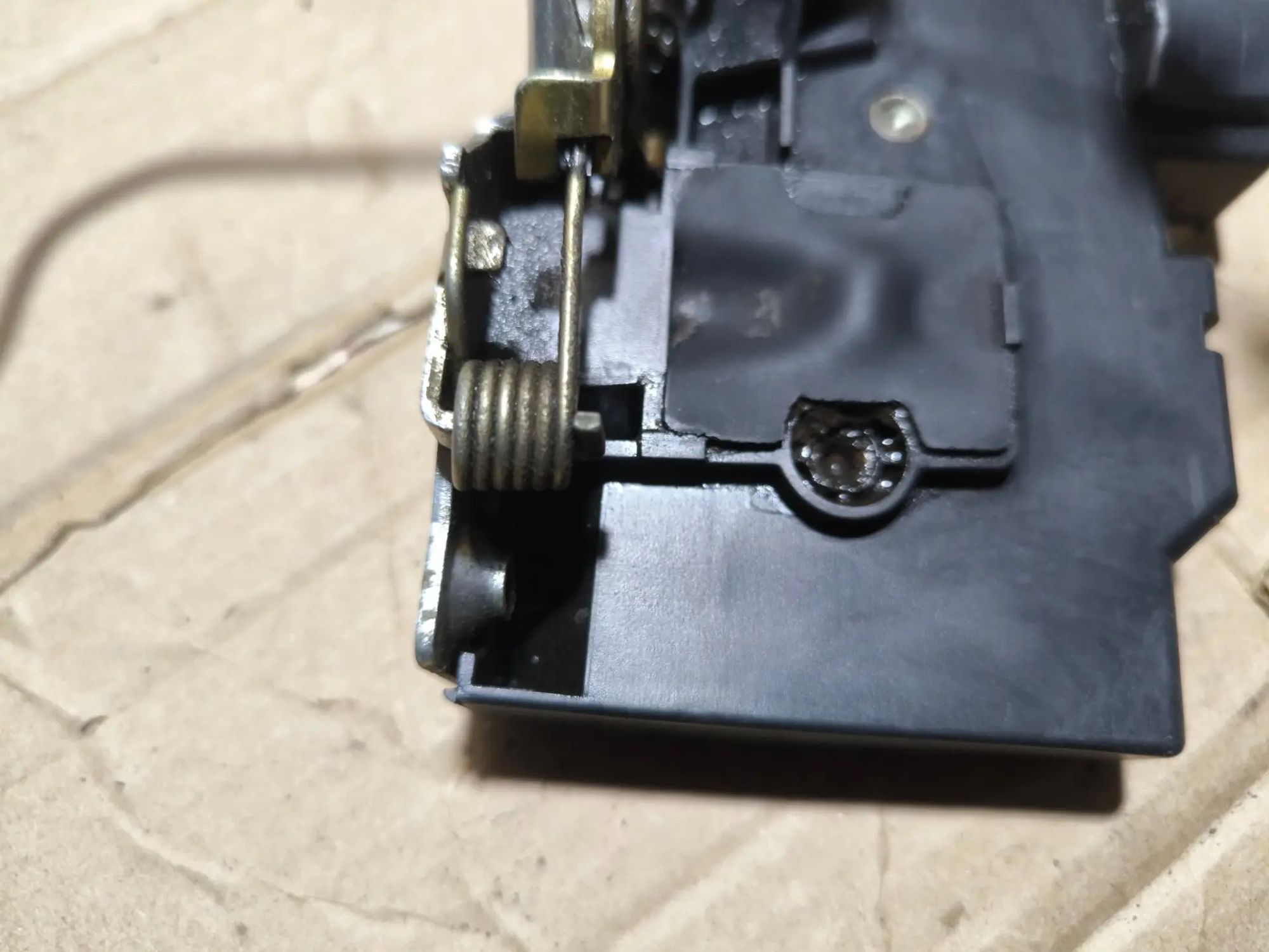 https://ycs.partsauto.market/partsauto-images/thmbs/userImages/d89d66a30f14dbad161fb7a986aa0fe5/part/8e62d662-2aea-4eae-bc10-ba4be7884239_1782880191163.jpg