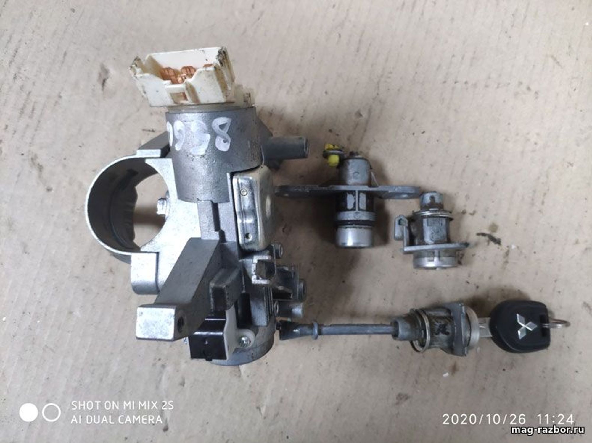 https://ycs.partsauto.market/partsauto-images/thmbs/userImages/d89d66a30f14dbad161fb7a986aa0fe5/part/8e6fdaa9-b89e-44a4-9752-bfc832b70a8a_1720516583749.jpg