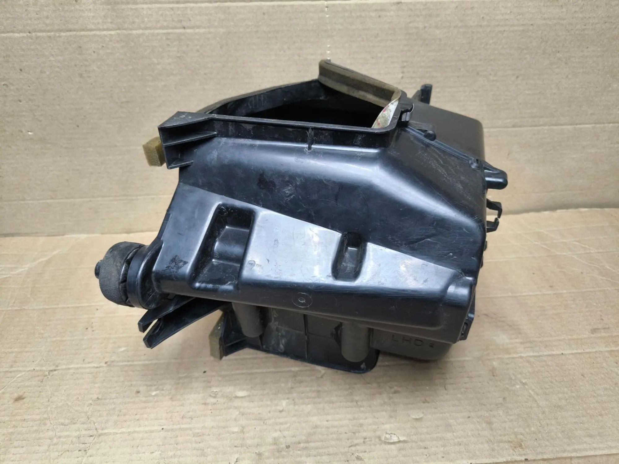 https://ycs.partsauto.market/partsauto-images/thmbs/userImages/d89d66a30f14dbad161fb7a986aa0fe5/part/8ef8b1fd-fe23-45d8-8d78-8c4af093707d_1786974835194.jpg