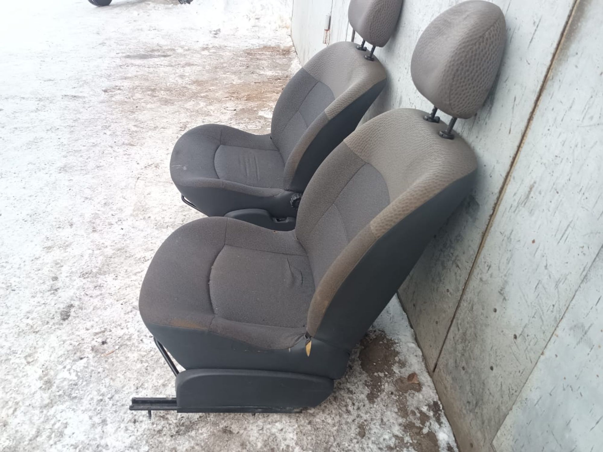 https://ycs.partsauto.market/partsauto-images/thmbs/userImages/d89d66a30f14dbad161fb7a986aa0fe5/part/90e04ff9-b02f-47d7-8b81-1f761c76d687_1735301208464.jpg