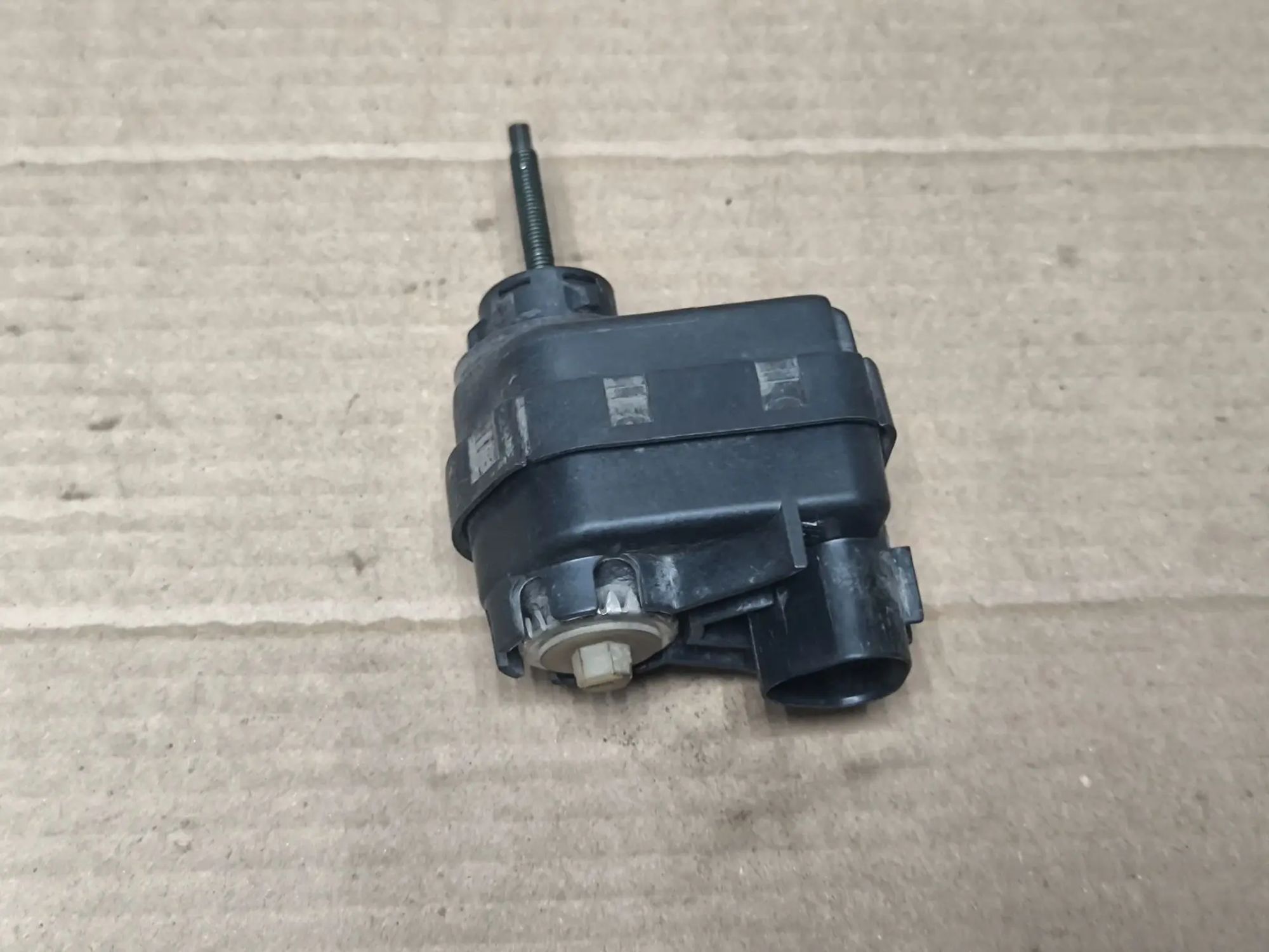 https://ycs.partsauto.market/partsauto-images/thmbs/userImages/d89d66a30f14dbad161fb7a986aa0fe5/part/9114d70a-c2eb-4dc5-843e-3e8571b94f57_1785561867901.jpg