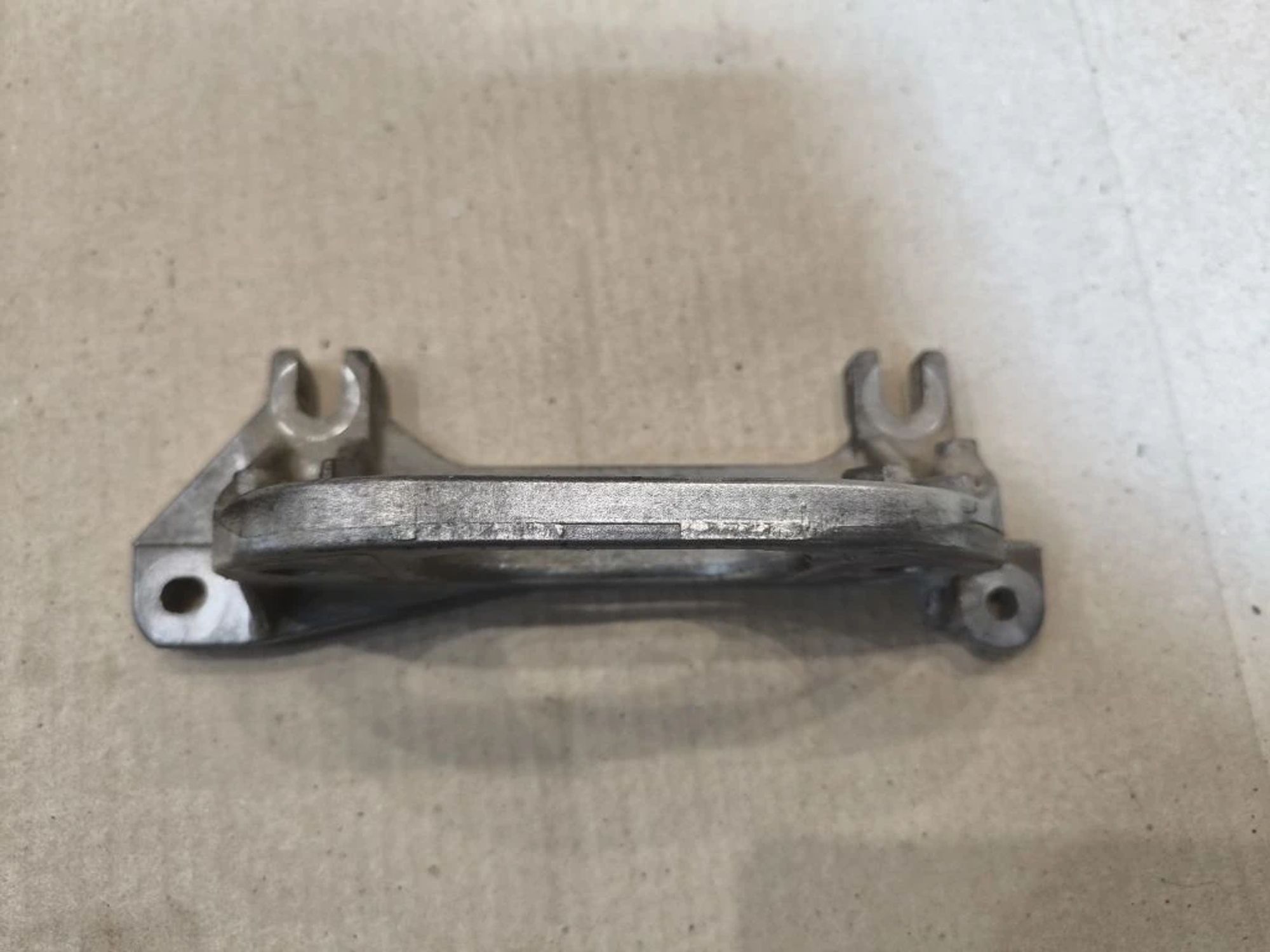 https://ycs.partsauto.market/partsauto-images/thmbs/userImages/d89d66a30f14dbad161fb7a986aa0fe5/part/9133911a-e287-4e31-a1e2-6bfb2088f93c_1779947498396.jpg