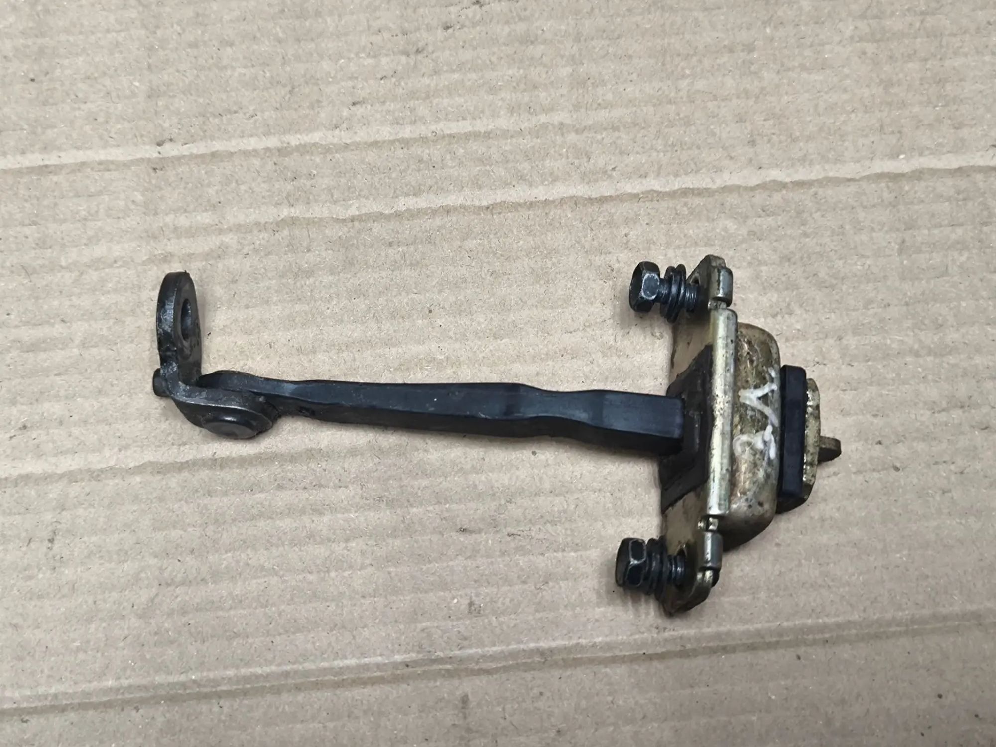 https://ycs.partsauto.market/partsauto-images/thmbs/userImages/d89d66a30f14dbad161fb7a986aa0fe5/part/915e70e9-da20-475b-b894-a0388b7c7431_1784908635876.jpg