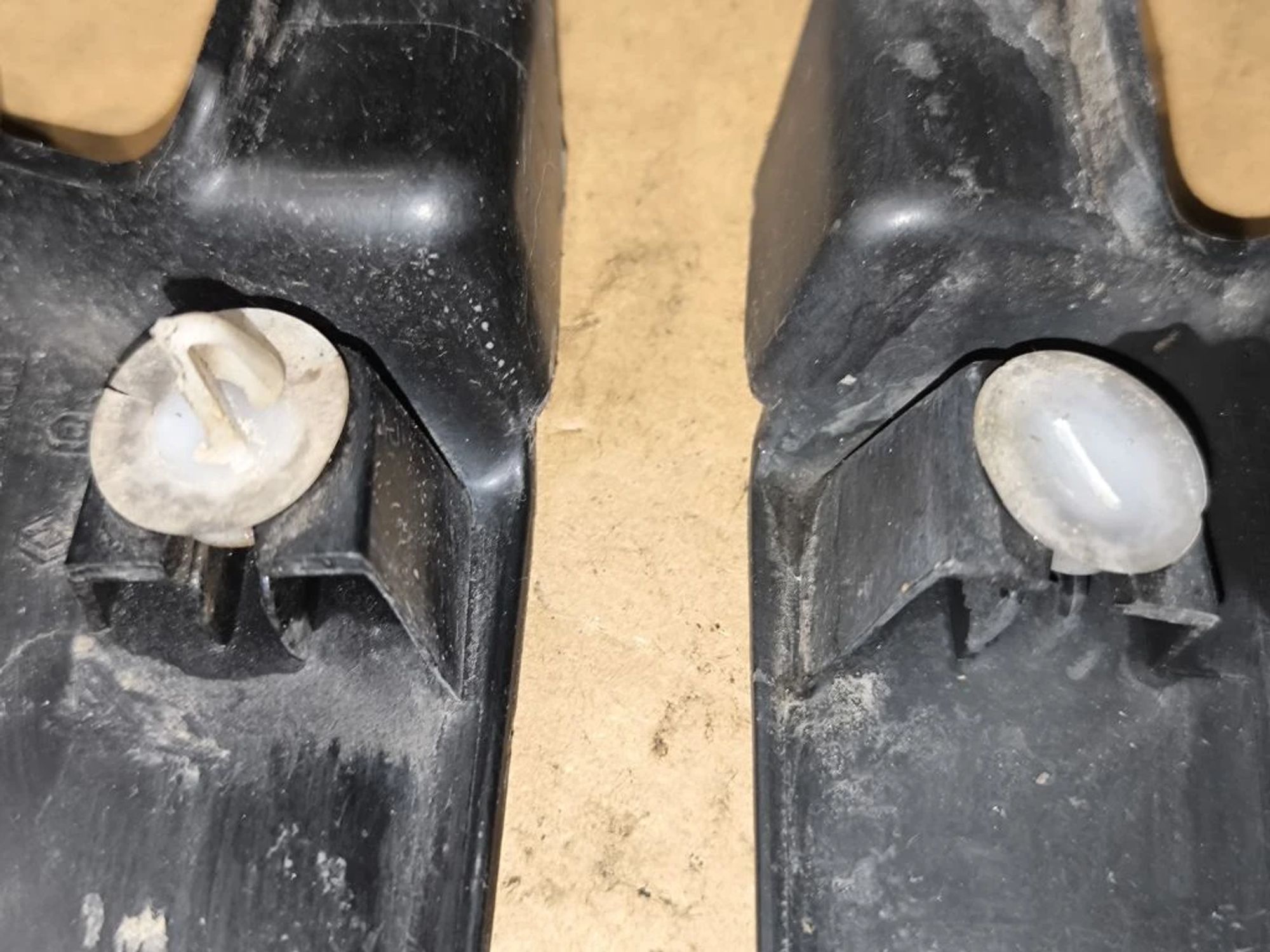 https://ycs.partsauto.market/partsauto-images/thmbs/userImages/d89d66a30f14dbad161fb7a986aa0fe5/part/920897df-9dc3-4085-ac34-3eff47e717ed_1777369708729.jpg