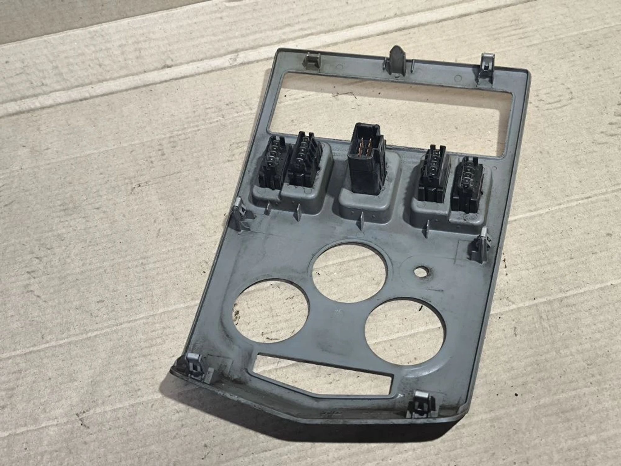 https://ycs.partsauto.market/partsauto-images/thmbs/userImages/d89d66a30f14dbad161fb7a986aa0fe5/part/924288ea-74ea-46e2-a9f6-a6d543bfaaf2_1781076761583.jpg