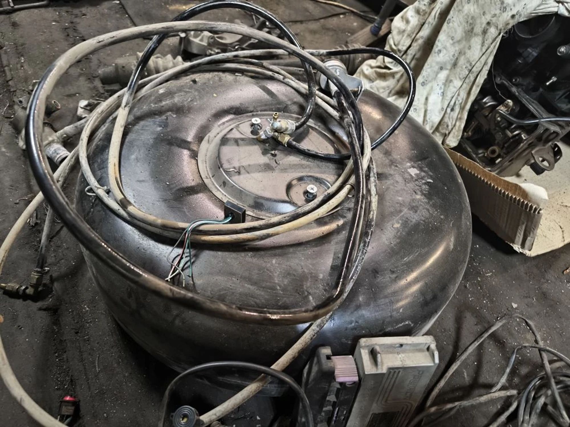 https://ycs.partsauto.market/partsauto-images/thmbs/userImages/d89d66a30f14dbad161fb7a986aa0fe5/part/92f23ba0-2661-4230-8c3e-1482c740fa0e_1780496908745.jpg
