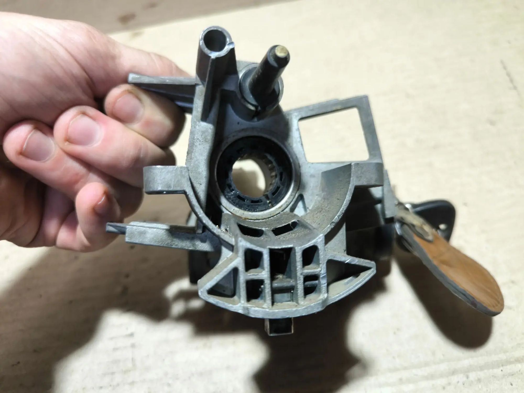 https://ycs.partsauto.market/partsauto-images/thmbs/userImages/d89d66a30f14dbad161fb7a986aa0fe5/part/953c4669-e1ea-4f67-a522-221112a46e6e_1783054477609.jpg