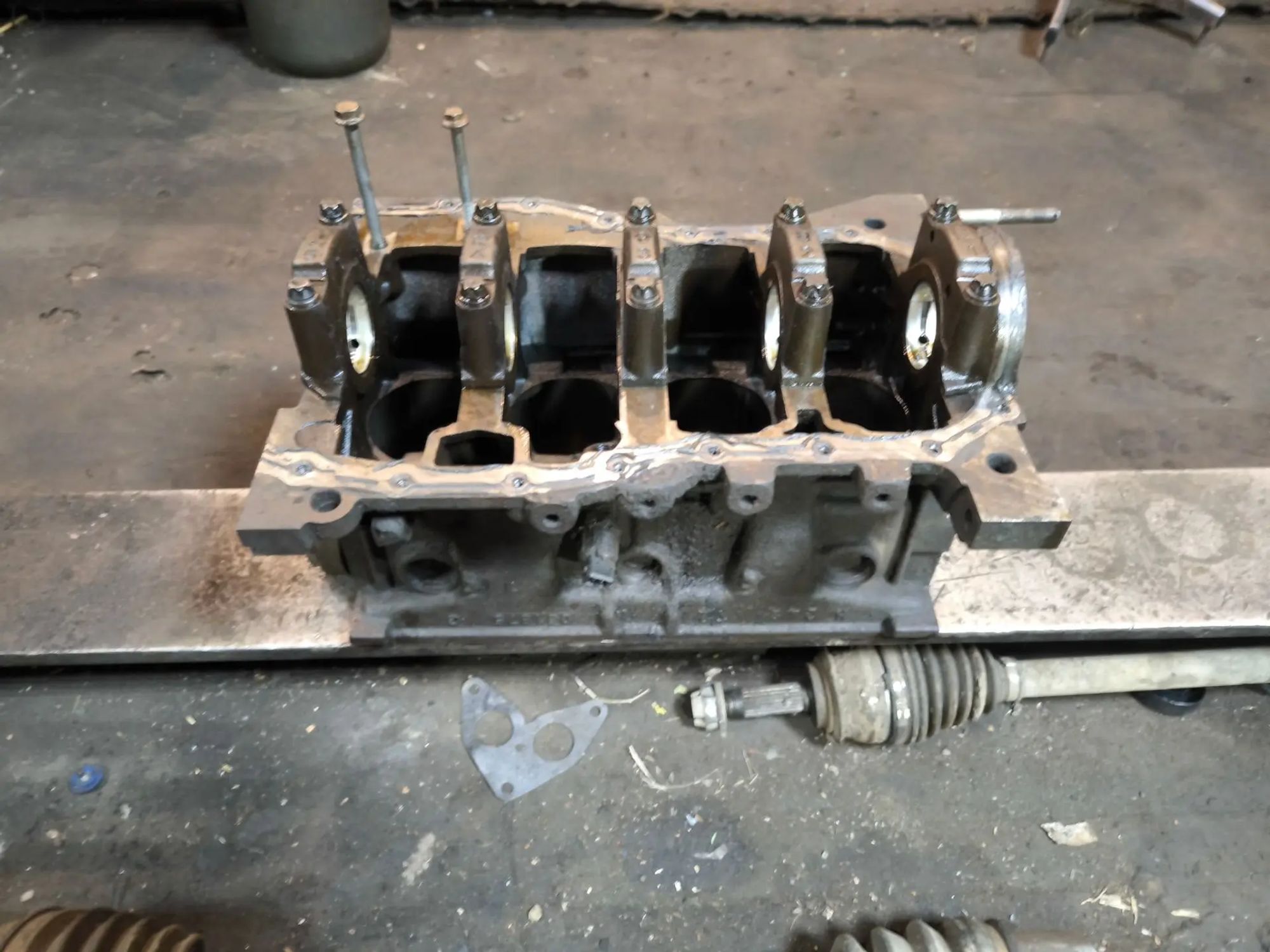 https://ycs.partsauto.market/partsauto-images/thmbs/userImages/d89d66a30f14dbad161fb7a986aa0fe5/part/9565d6c1-f222-45ee-bbc6-9ac5e948ec05_1782055084372.jpg