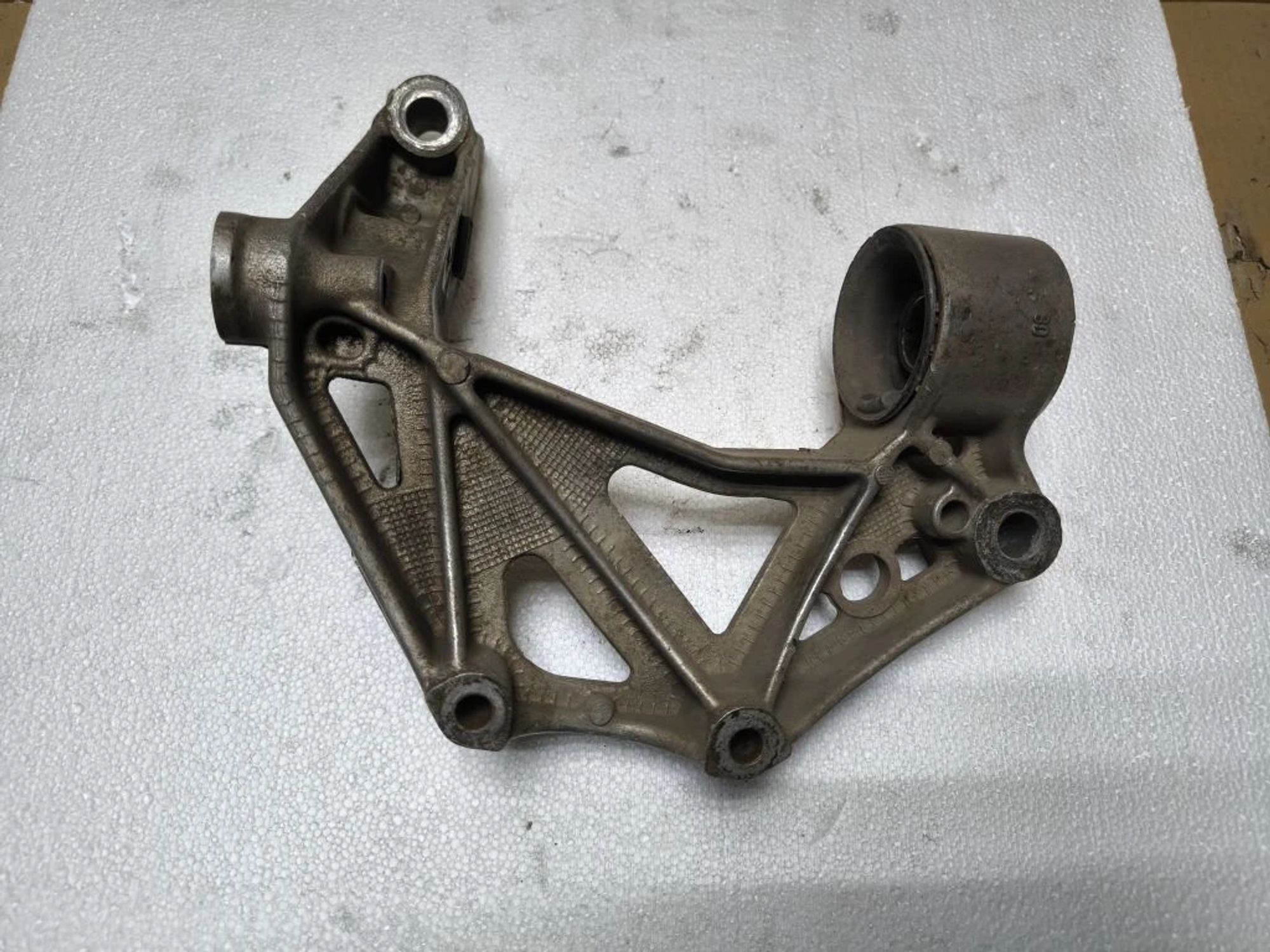 https://ycs.partsauto.market/partsauto-images/thmbs/userImages/d89d66a30f14dbad161fb7a986aa0fe5/part/958863fb-5b06-46fb-bf0c-5775af3b8da6_1776685503364.jpg