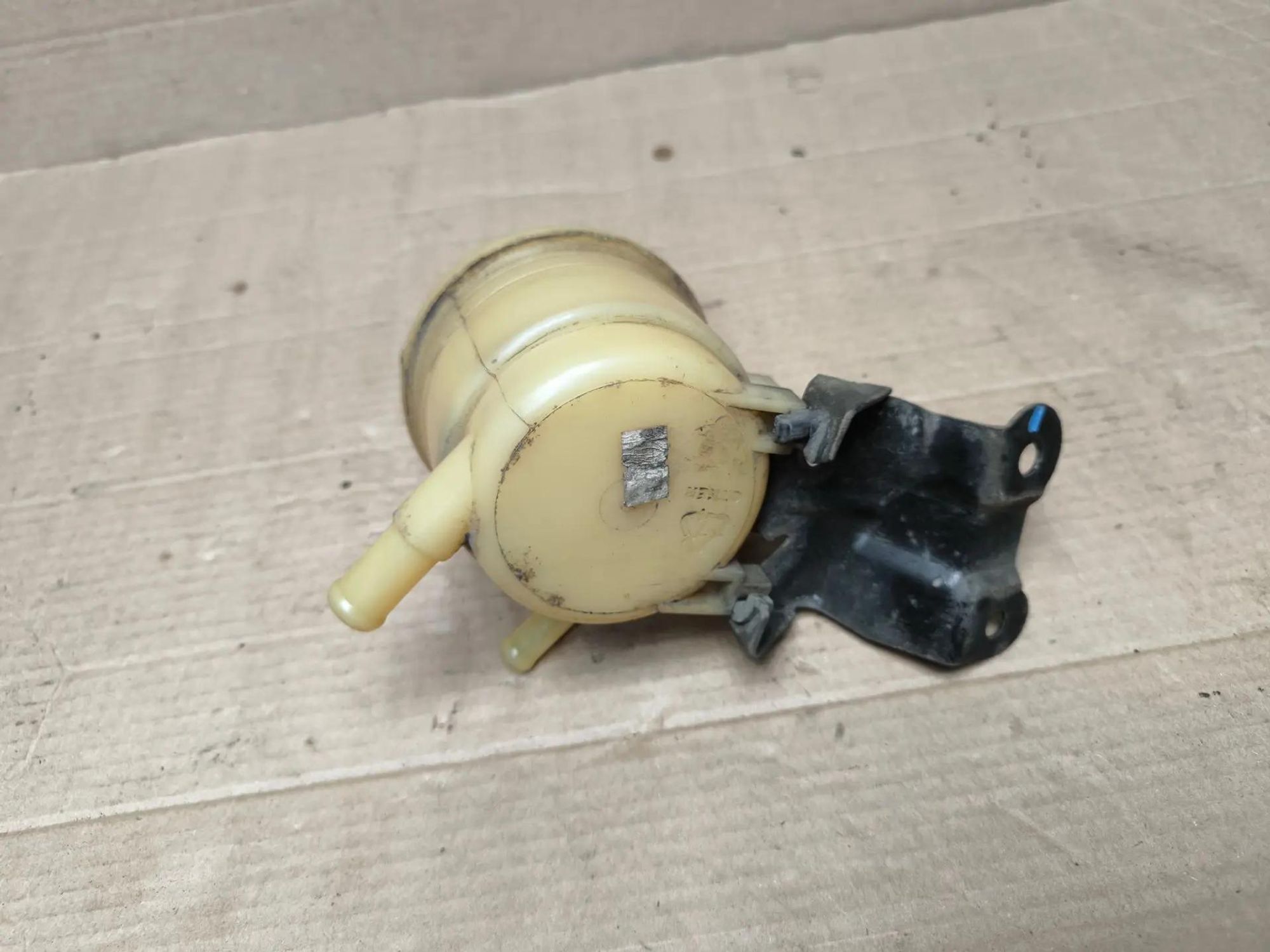 https://ycs.partsauto.market/partsauto-images/thmbs/userImages/d89d66a30f14dbad161fb7a986aa0fe5/part/95af0537-107f-45ef-82c6-e268138b69e7_1786974978137.jpg