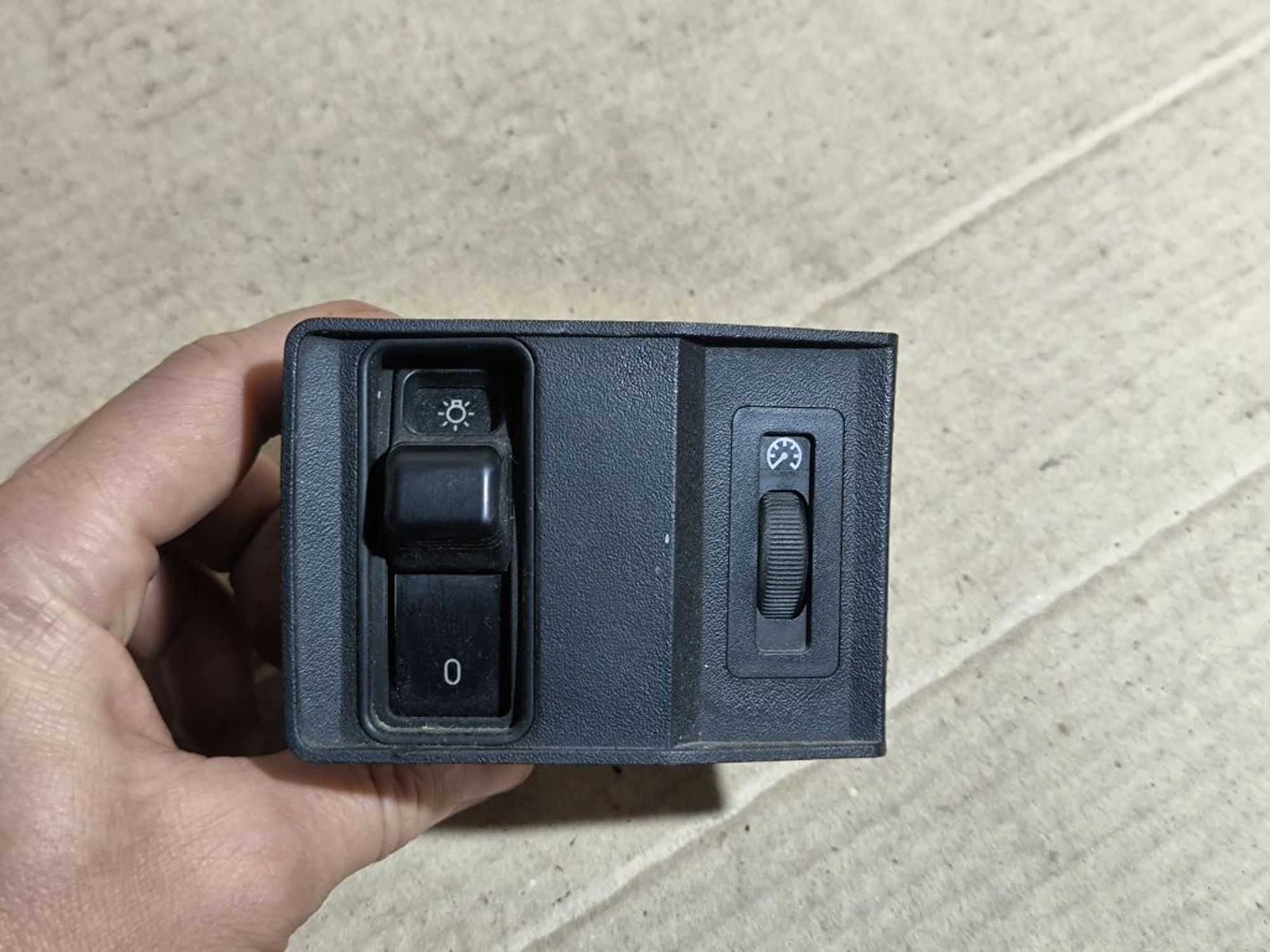 https://ycs.partsauto.market/partsauto-images/thmbs/userImages/d89d66a30f14dbad161fb7a986aa0fe5/part/97f09df8-e332-4d0b-a873-80ee1b460ea4_1781068284492.jpg