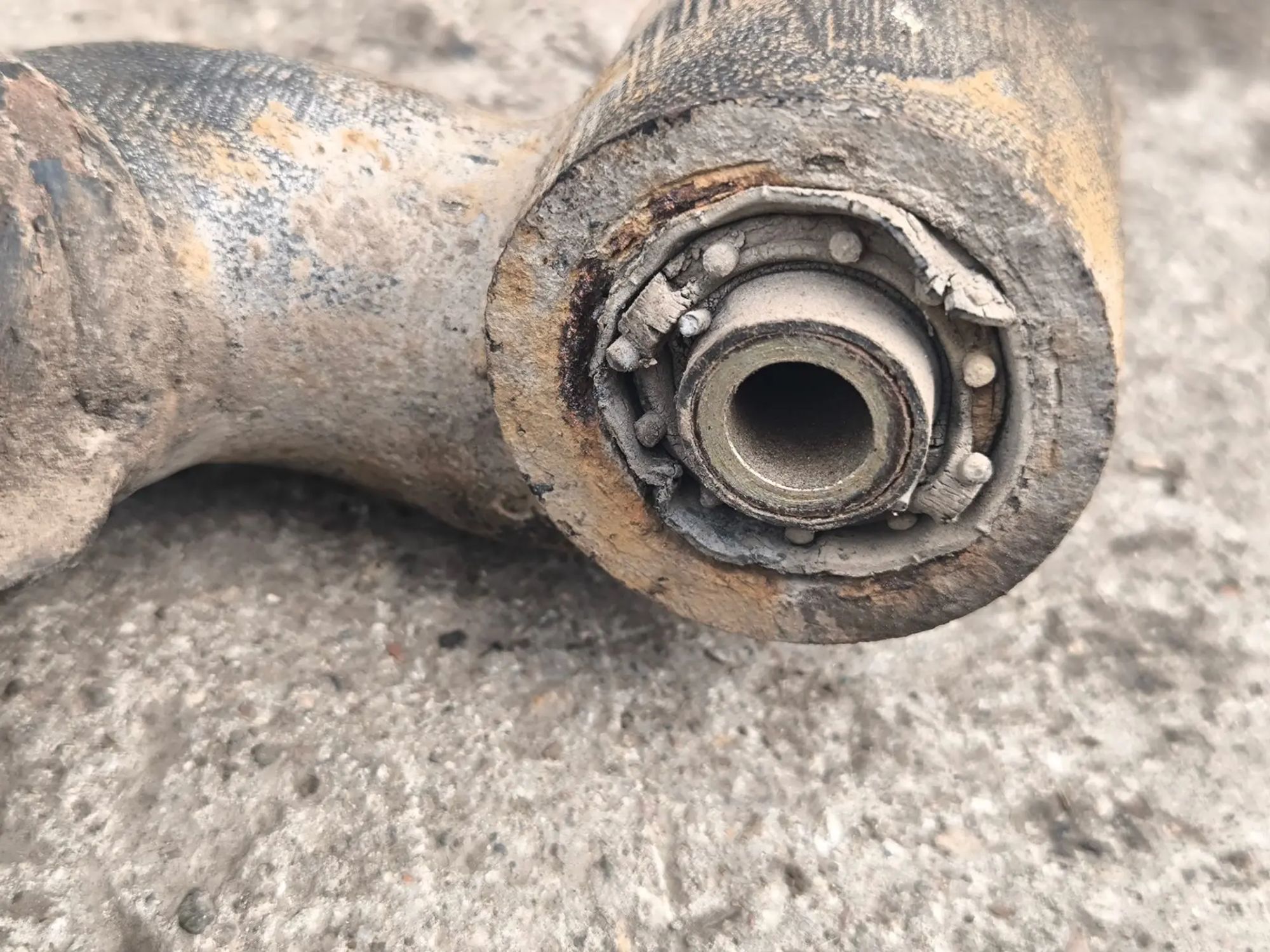 https://ycs.partsauto.market/partsauto-images/thmbs/userImages/d89d66a30f14dbad161fb7a986aa0fe5/part/986a535a-dd3d-474c-ae81-1178d2bef667_1783528302357.jpg