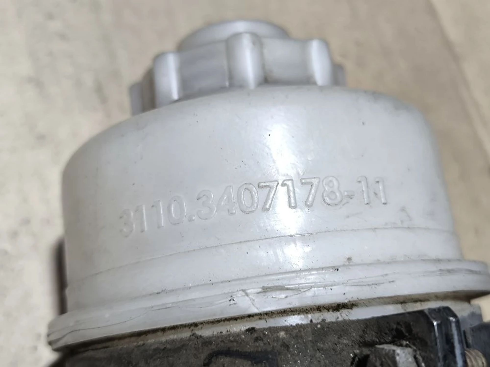 https://ycs.partsauto.market/partsauto-images/thmbs/userImages/d89d66a30f14dbad161fb7a986aa0fe5/part/99d3e7da-60fe-4f4a-a9cd-5a5a111651c5_1780574638242.jpg