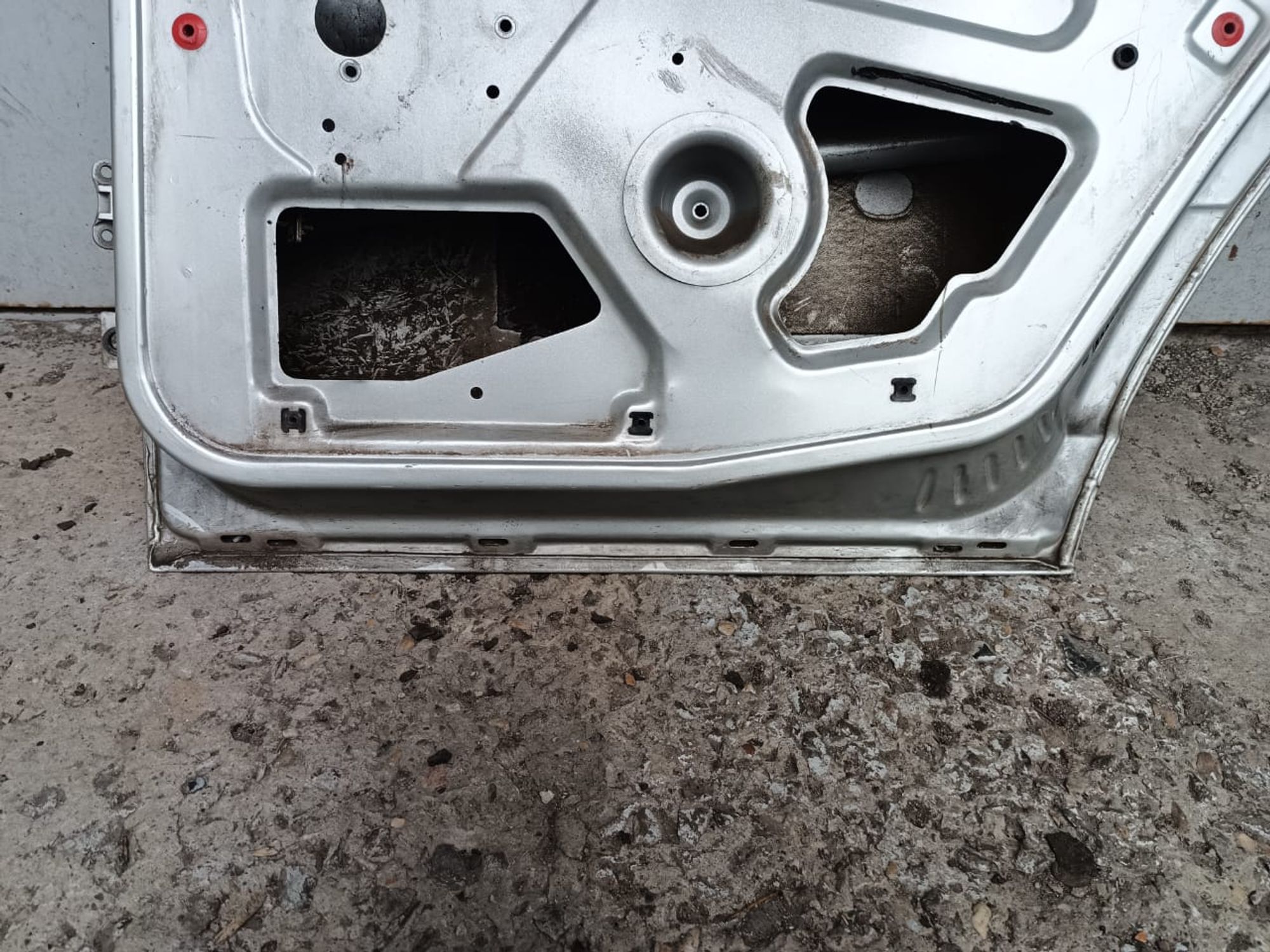 https://ycs.partsauto.market/partsauto-images/thmbs/userImages/d89d66a30f14dbad161fb7a986aa0fe5/part/9a91b817-7d59-4f68-ac27-ce39f96b3b91_1720888351871.jpg