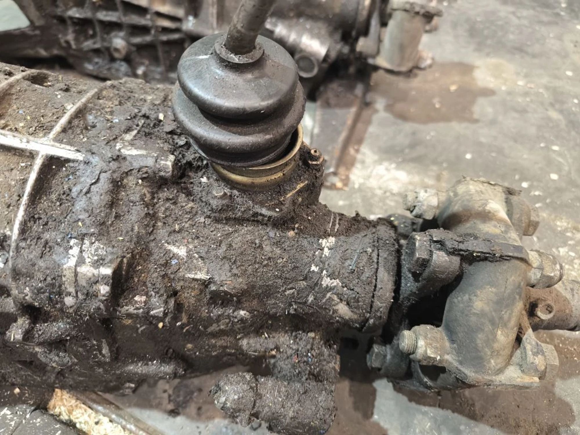 https://ycs.partsauto.market/partsauto-images/thmbs/userImages/d89d66a30f14dbad161fb7a986aa0fe5/part/9aba0dbb-62c5-46dd-9c1e-35430d24b964_1778238956528.jpg