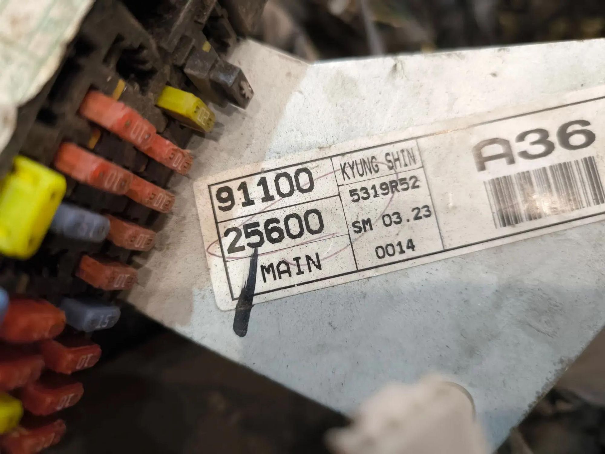 https://ycs.partsauto.market/partsauto-images/thmbs/userImages/d89d66a30f14dbad161fb7a986aa0fe5/part/9bac86db-6aaf-40fd-a7a5-4ca2db86dc2a_1786423372905.jpg